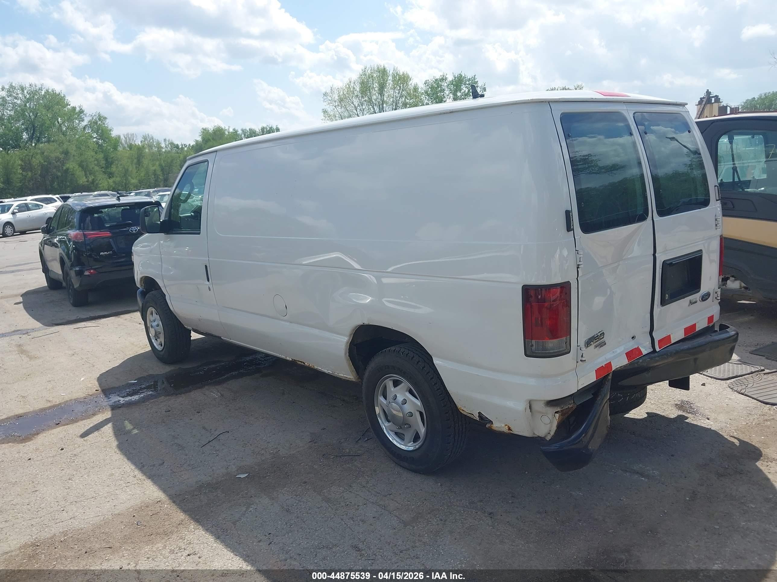 FORD E-150 image 3