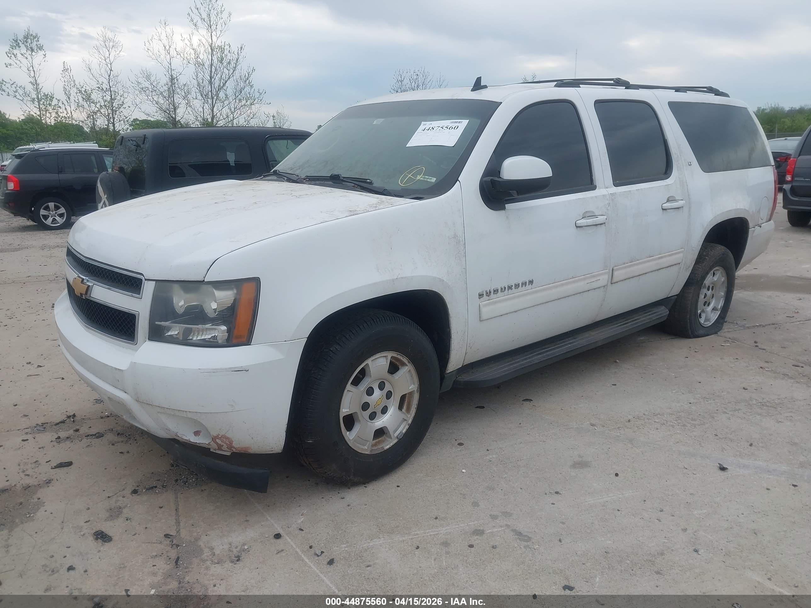 CHEVROLET SUBURBAN image 2