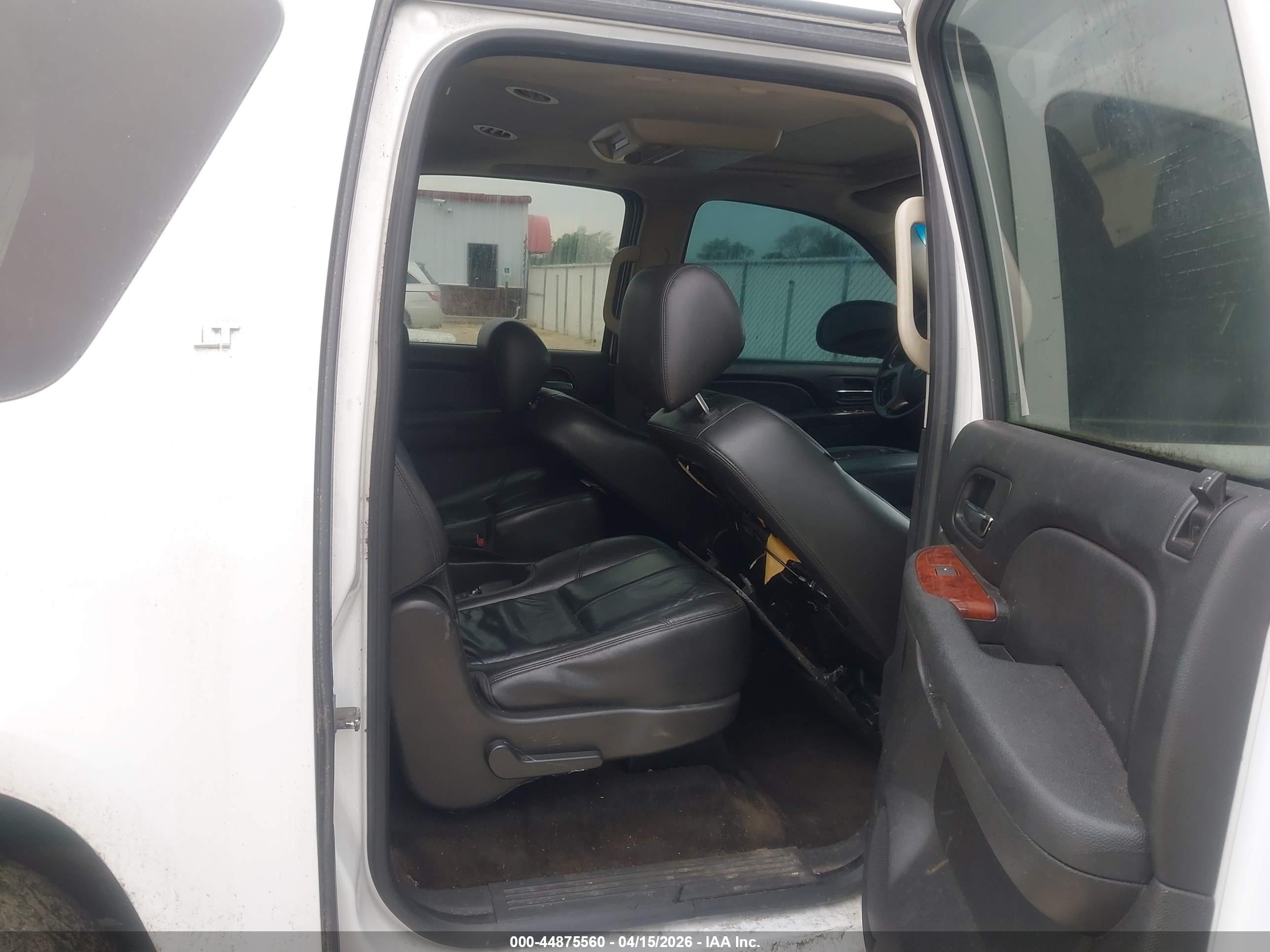 CHEVROLET SUBURBAN image 8