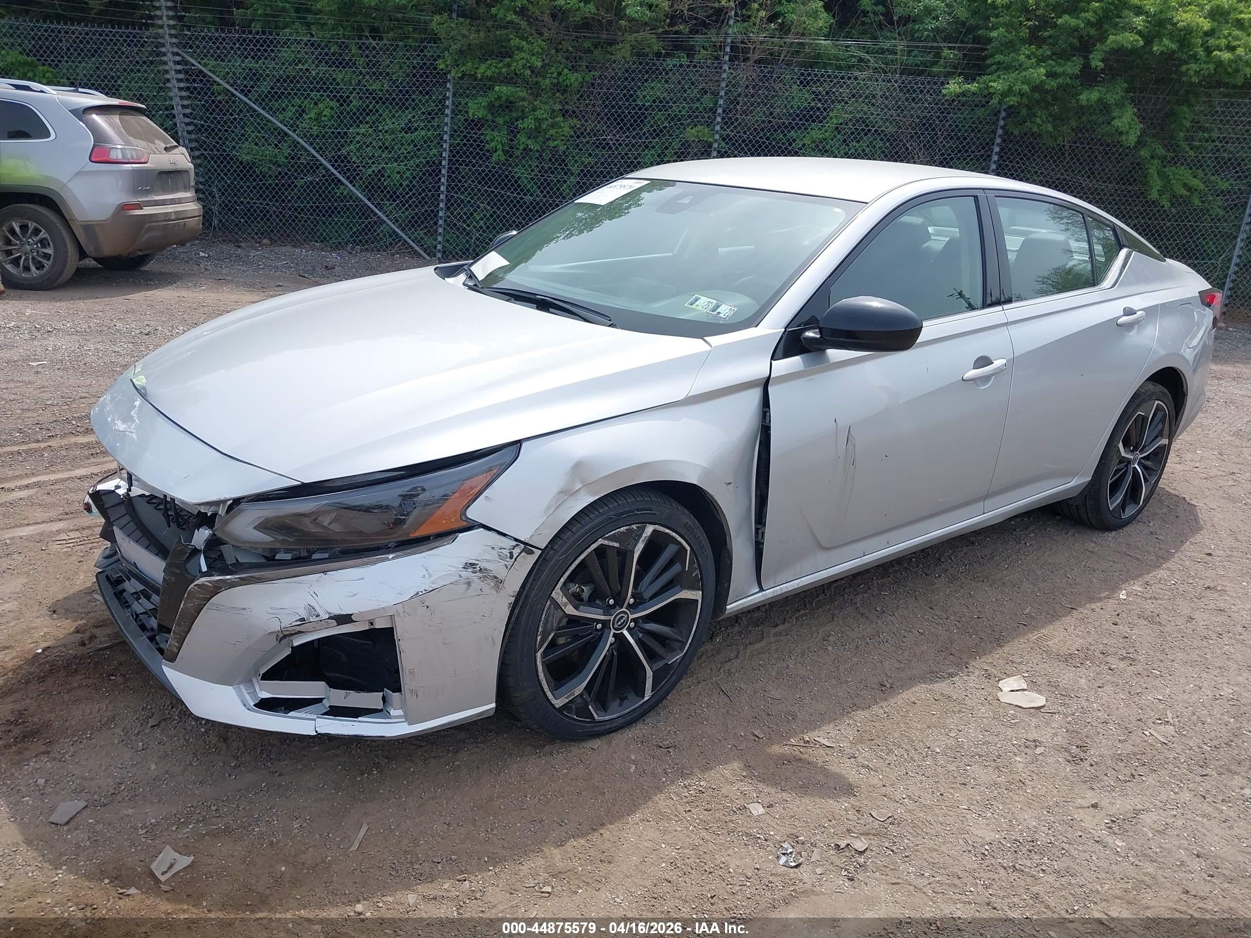 NISSAN ALTIMA image 2