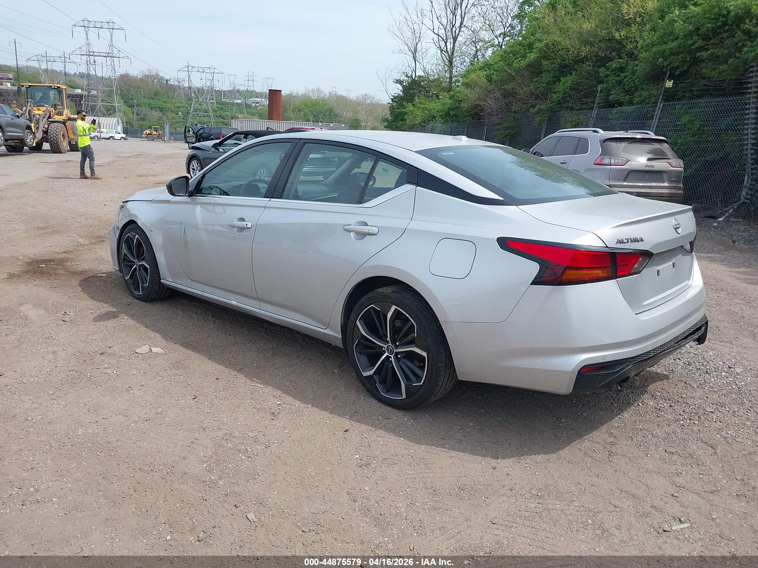 NISSAN ALTIMA image 3