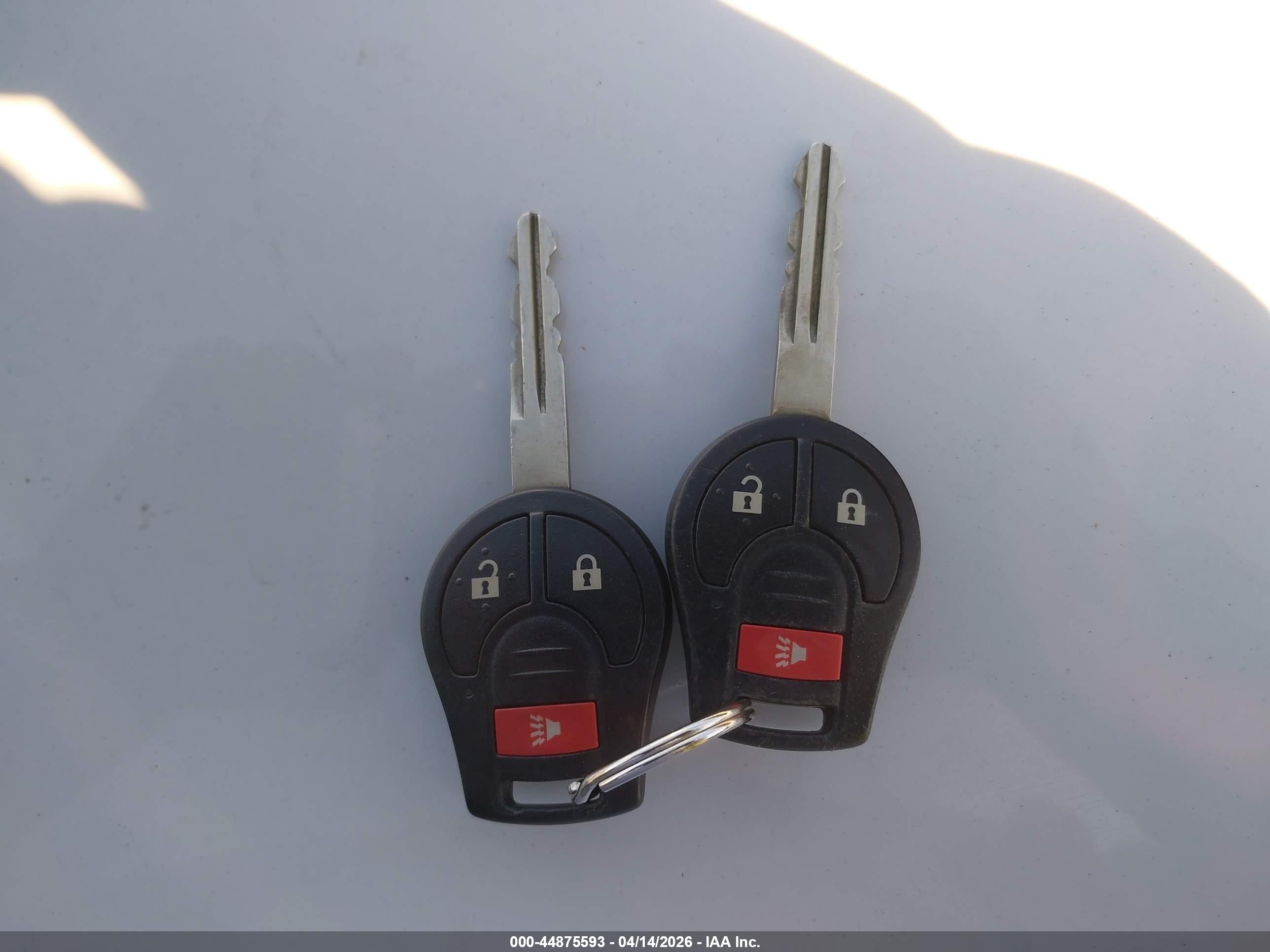NISSAN VERSA image 11