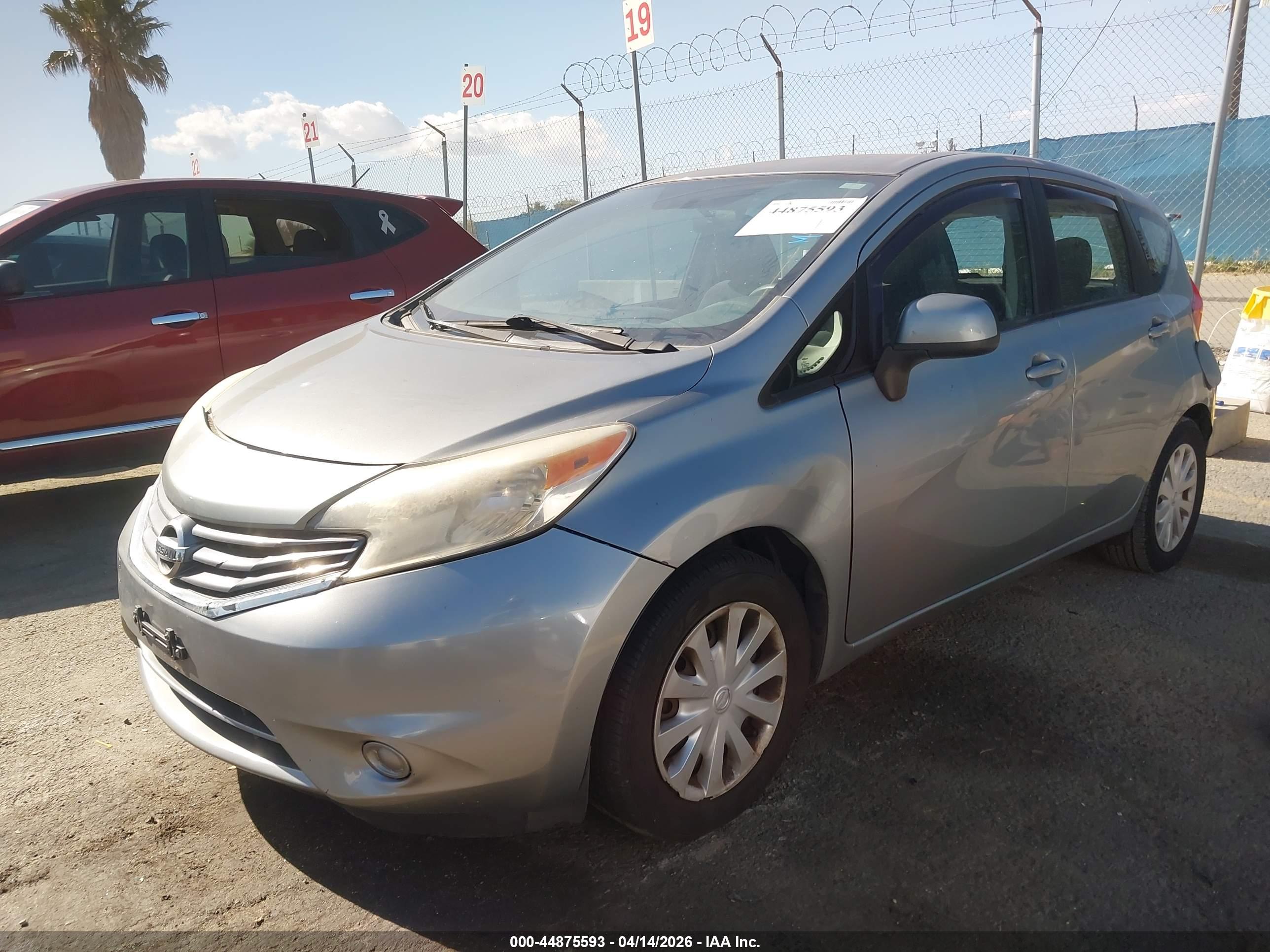 NISSAN VERSA image 2
