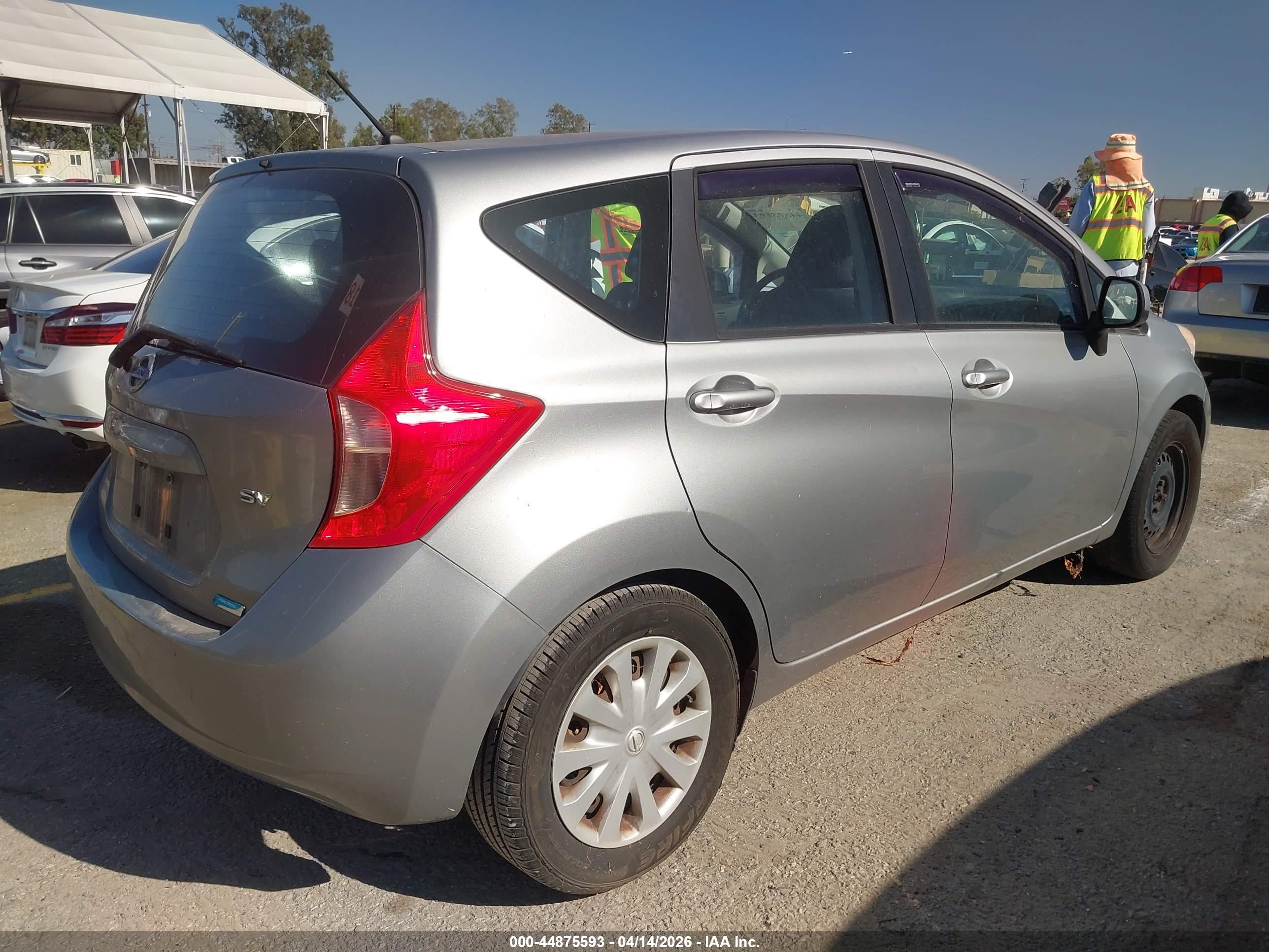 NISSAN VERSA image 4