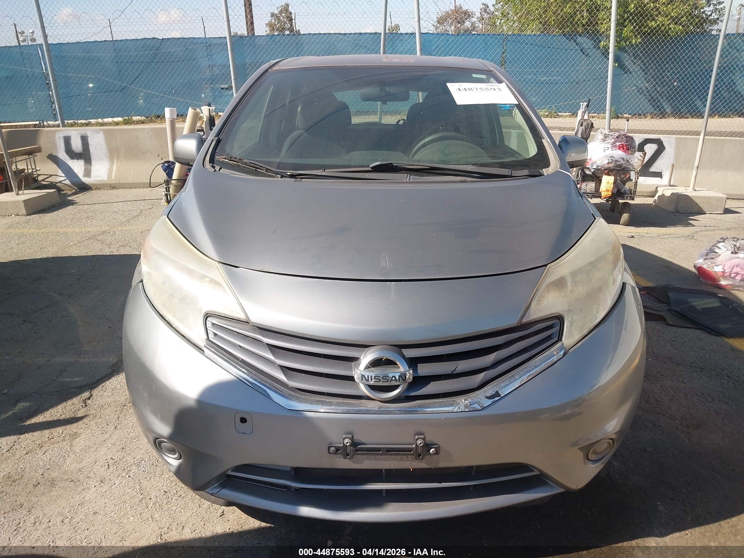 NISSAN VERSA image 6