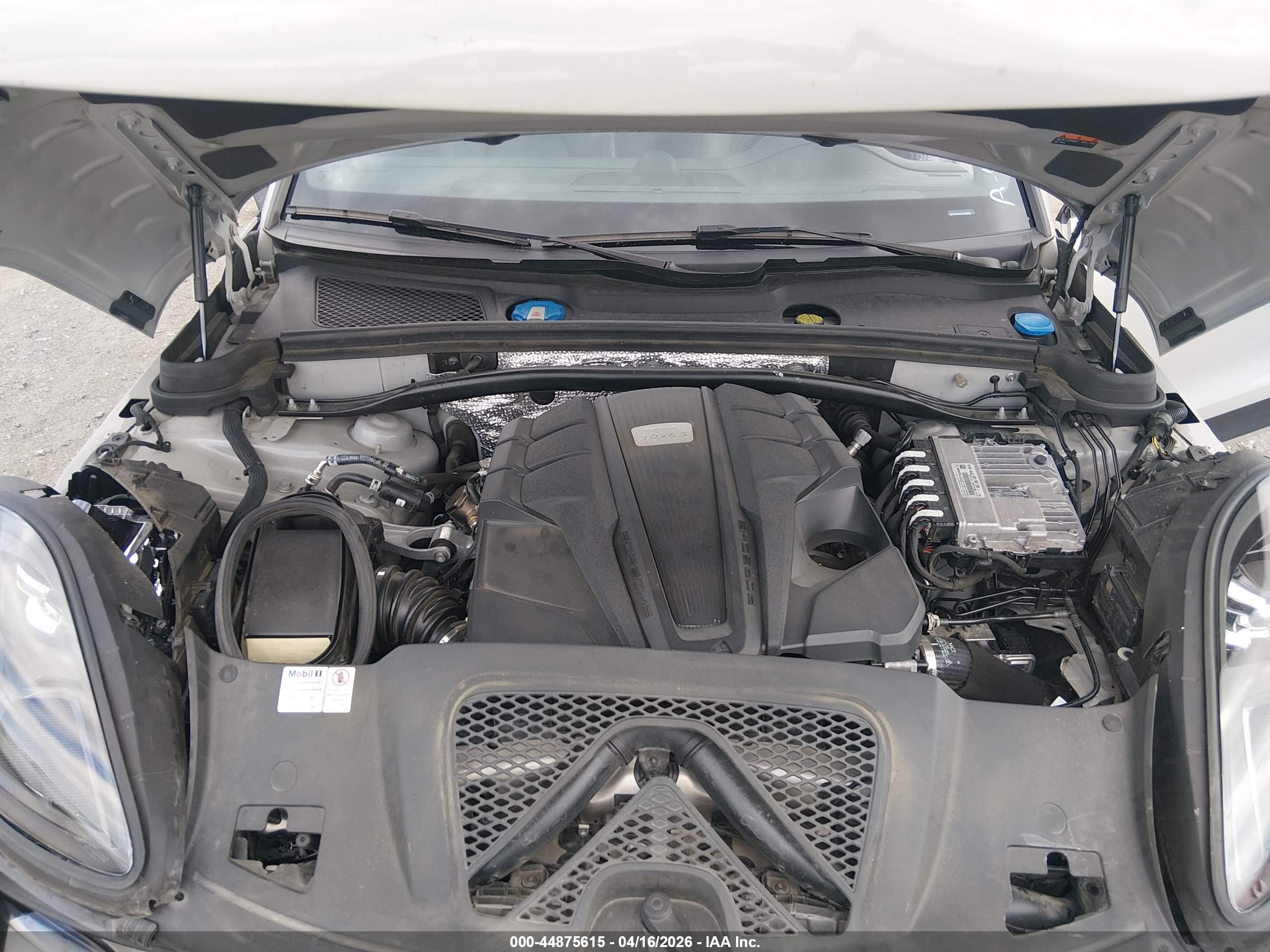 PORSCHE MACAN image 10
