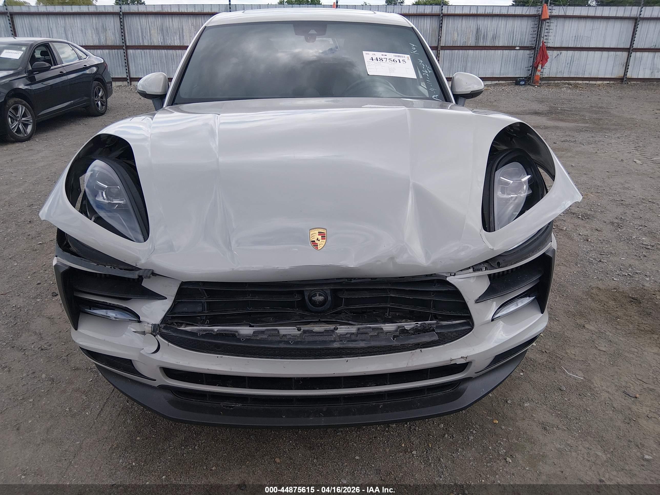 PORSCHE MACAN image 6