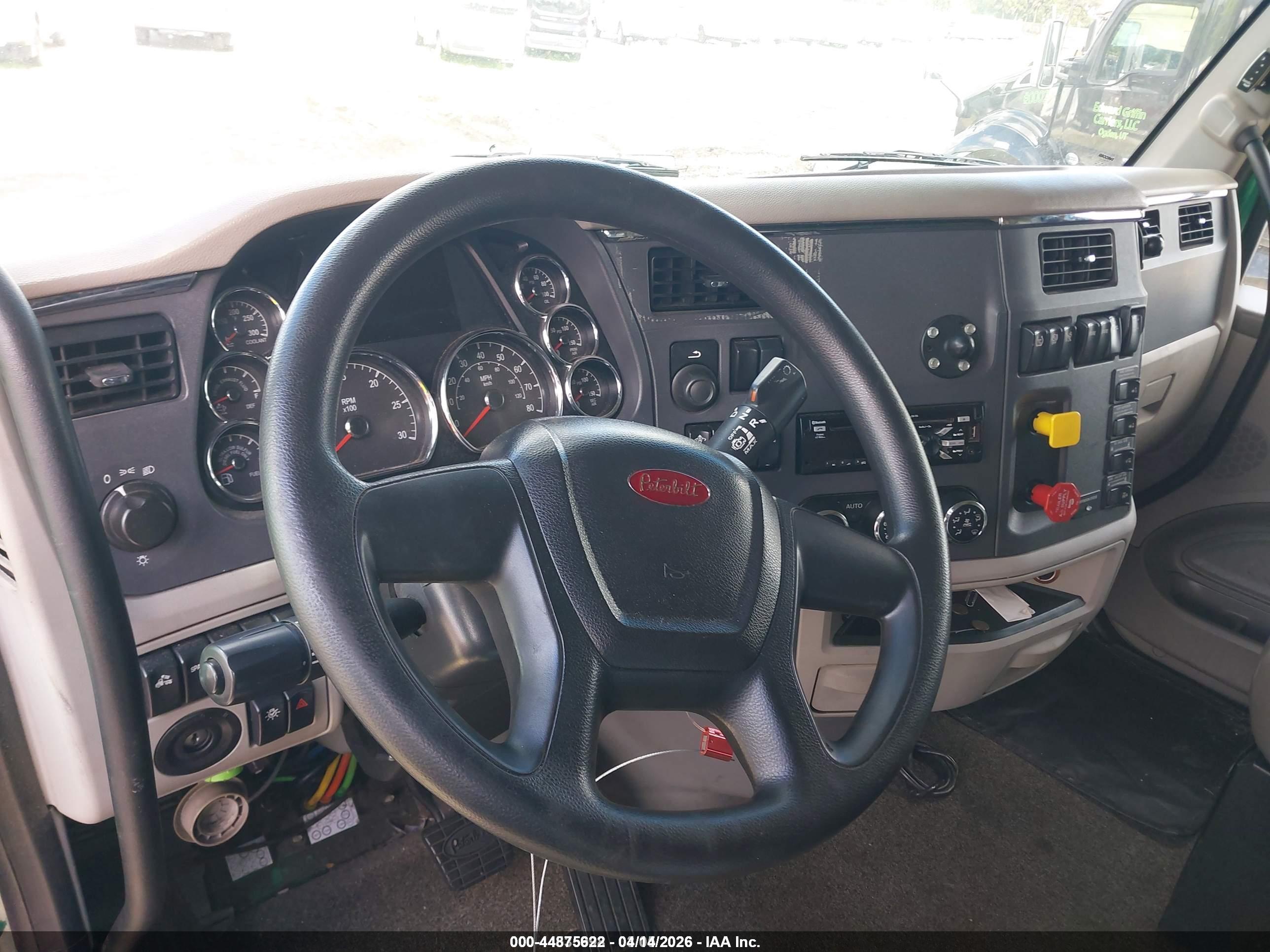 PETERBILT 579 image 7