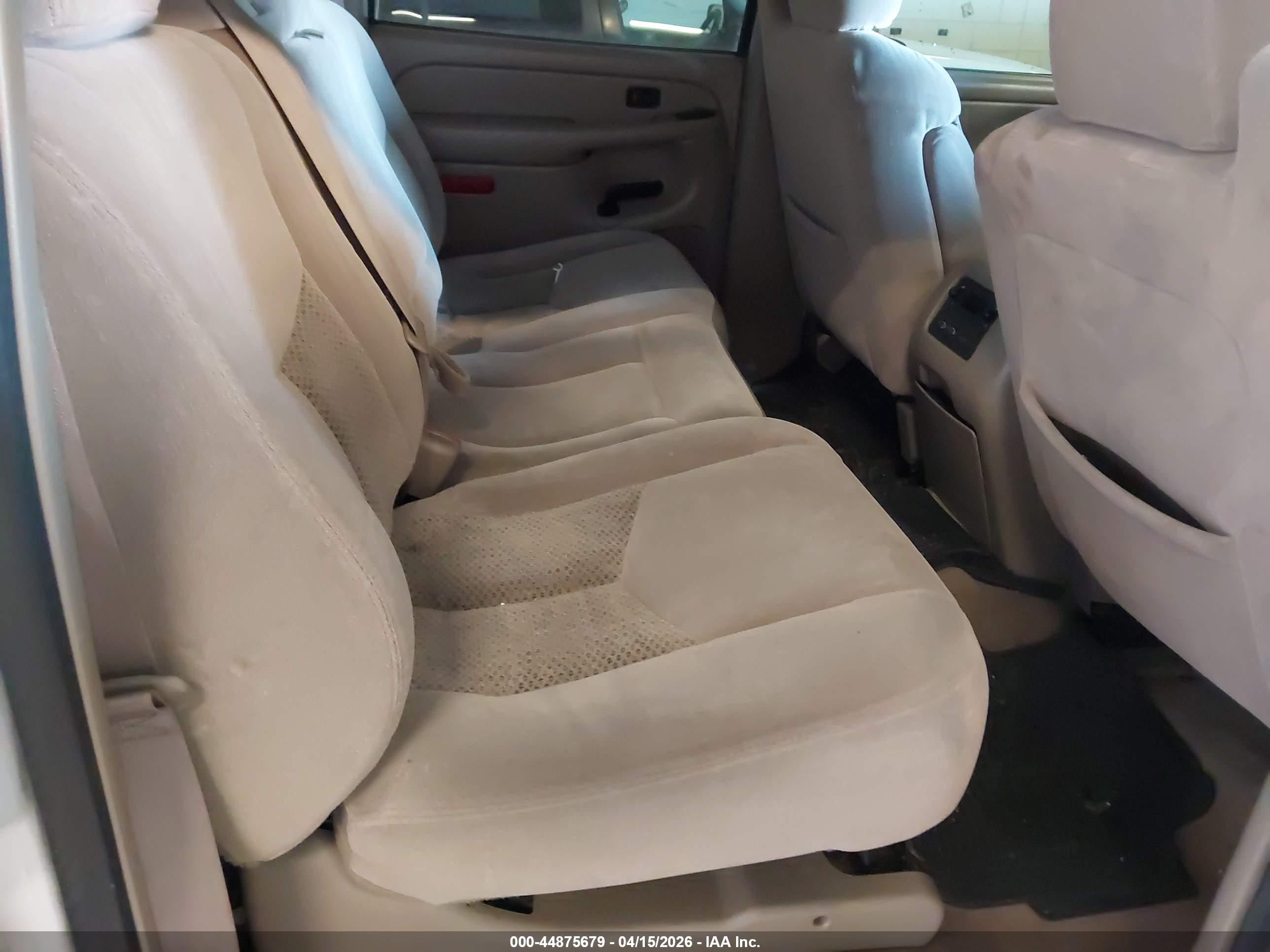 CHEVROLET SUBURBAN image 8