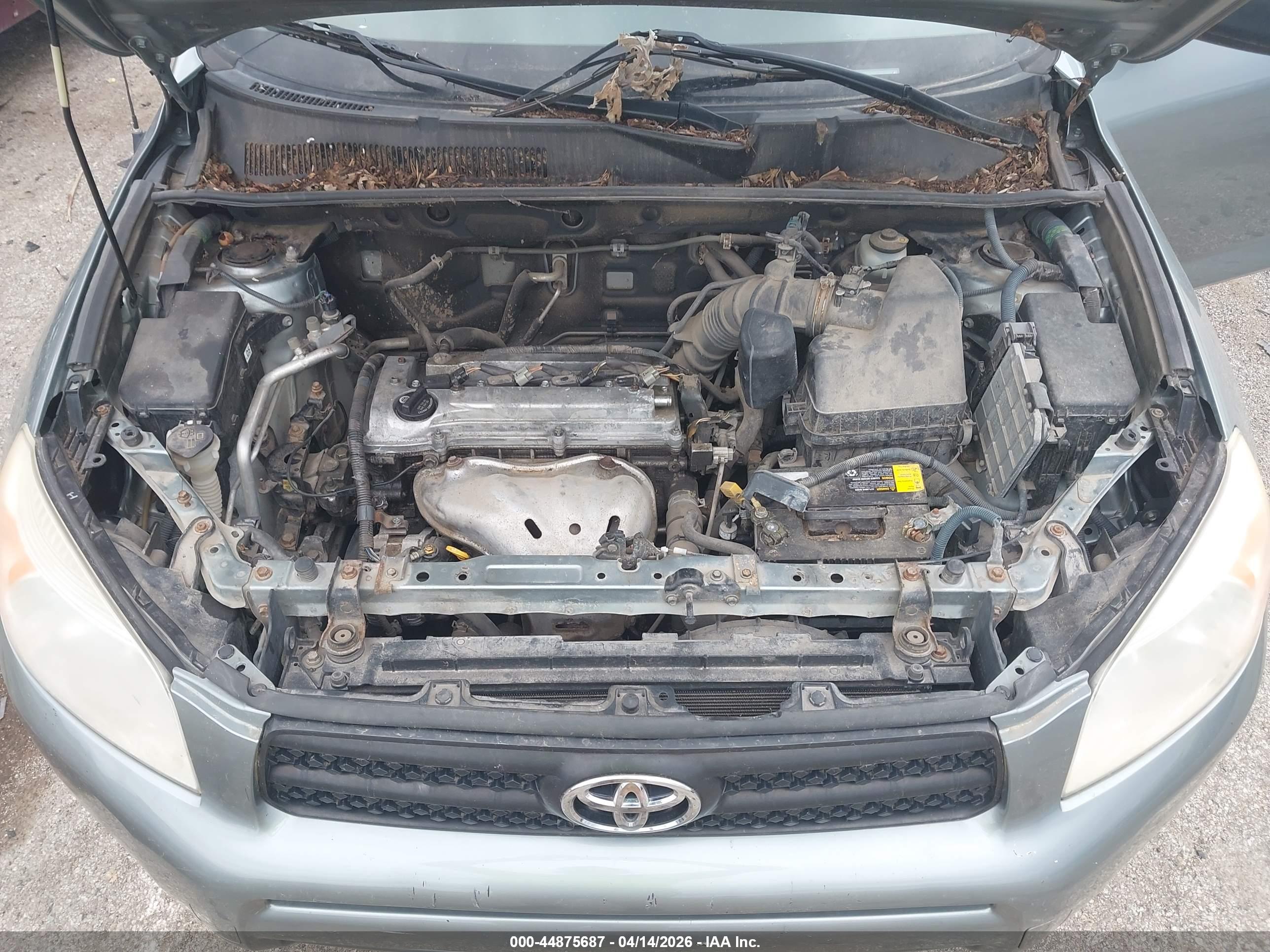 TOYOTA RAV4 image 10