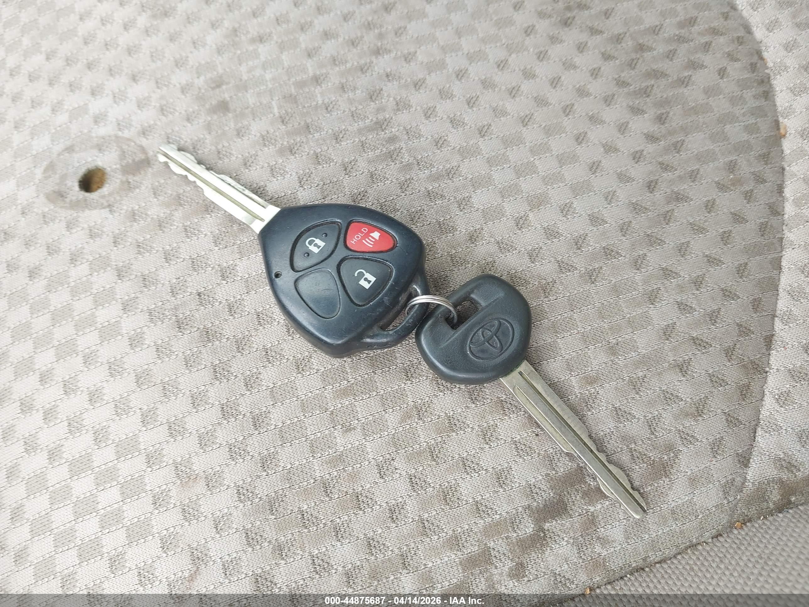 TOYOTA RAV4 image 11