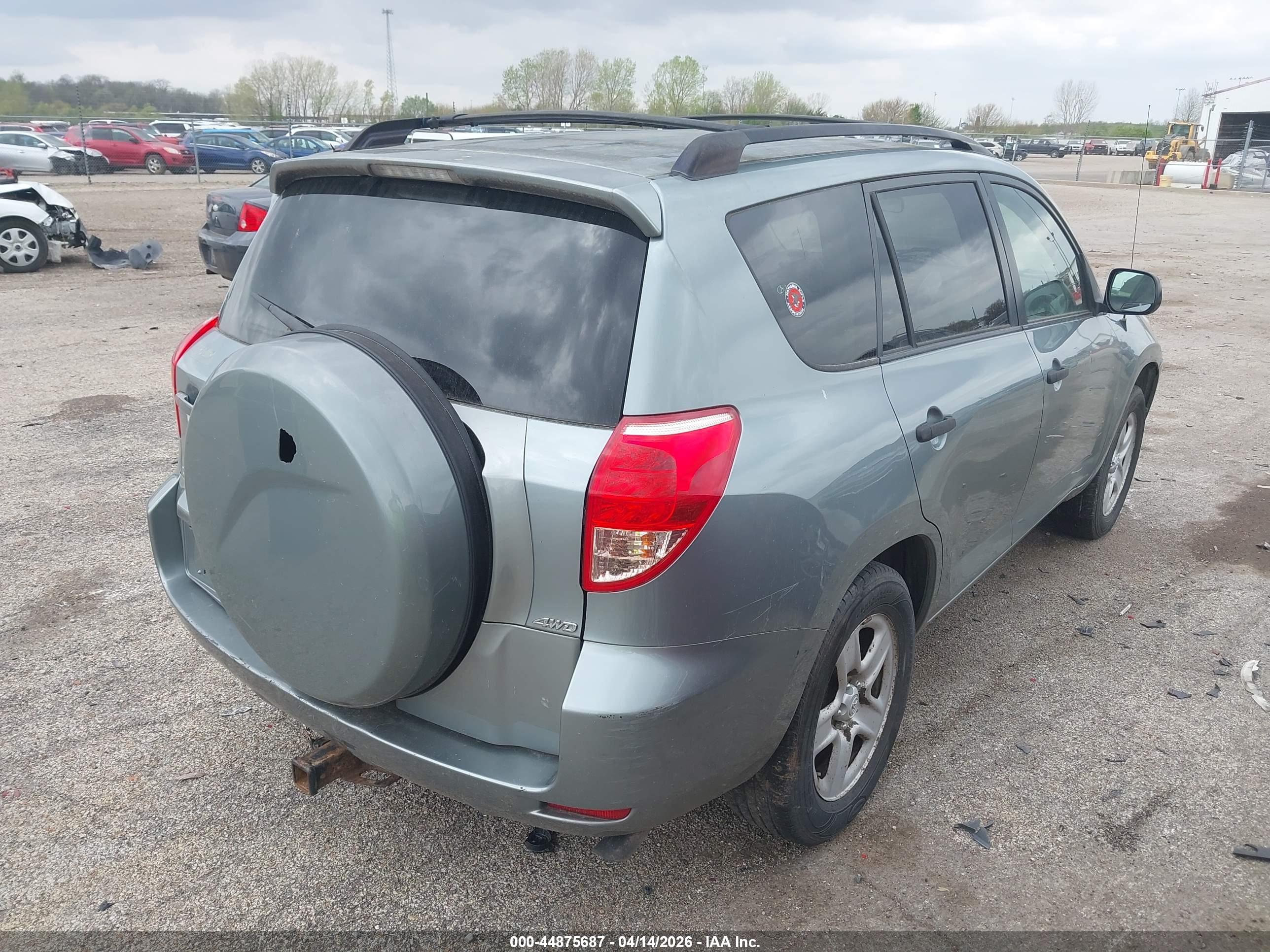 TOYOTA RAV4 image 4
