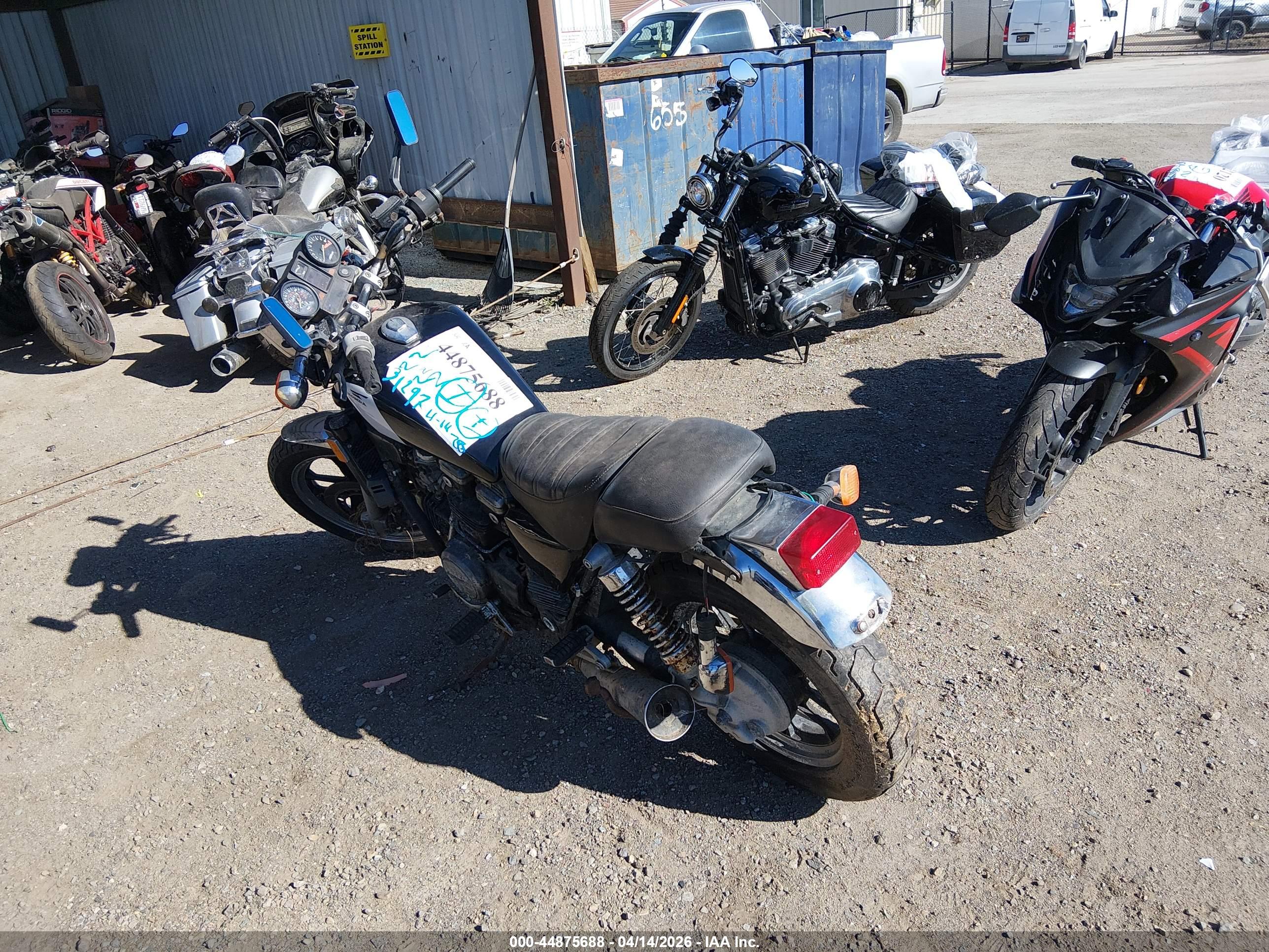 HONDA VF700 image 3