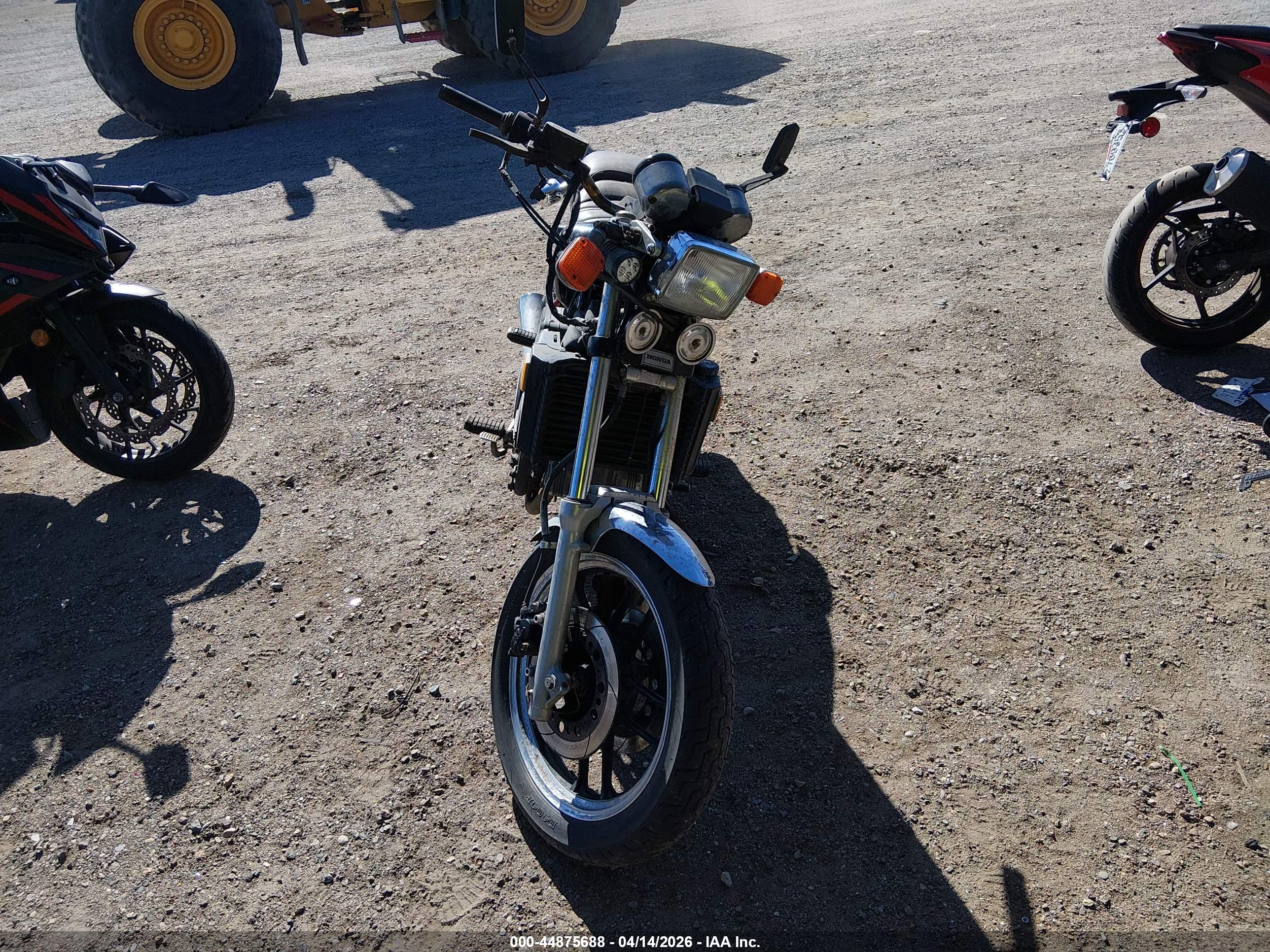 HONDA VF700 image 5