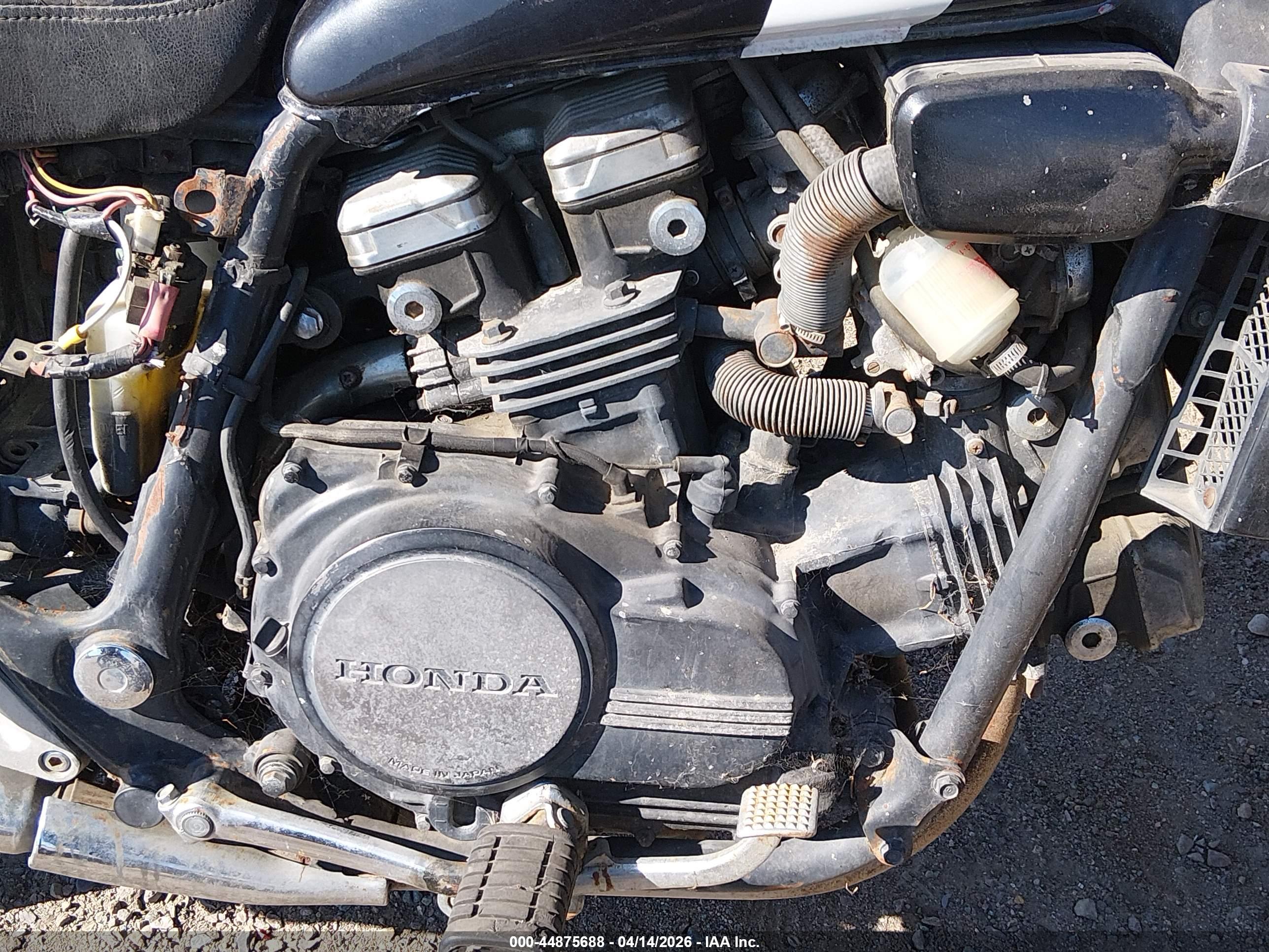 HONDA VF700 image 8