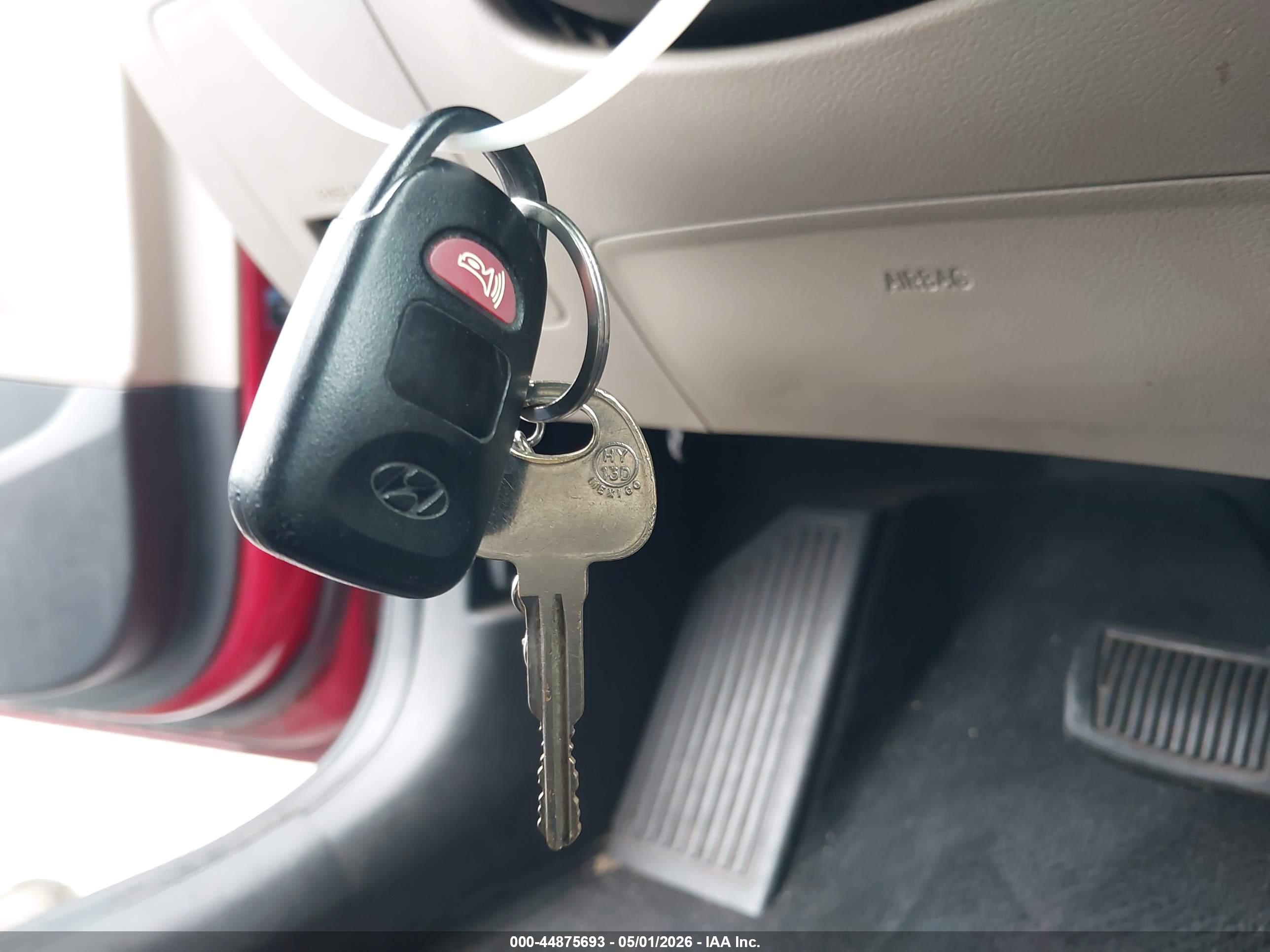 HYUNDAI ELANTRA image 11