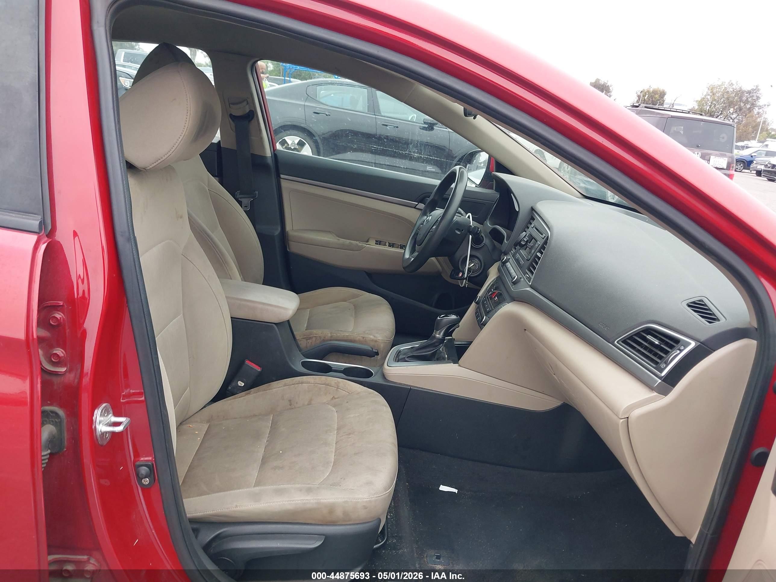 HYUNDAI ELANTRA image 5