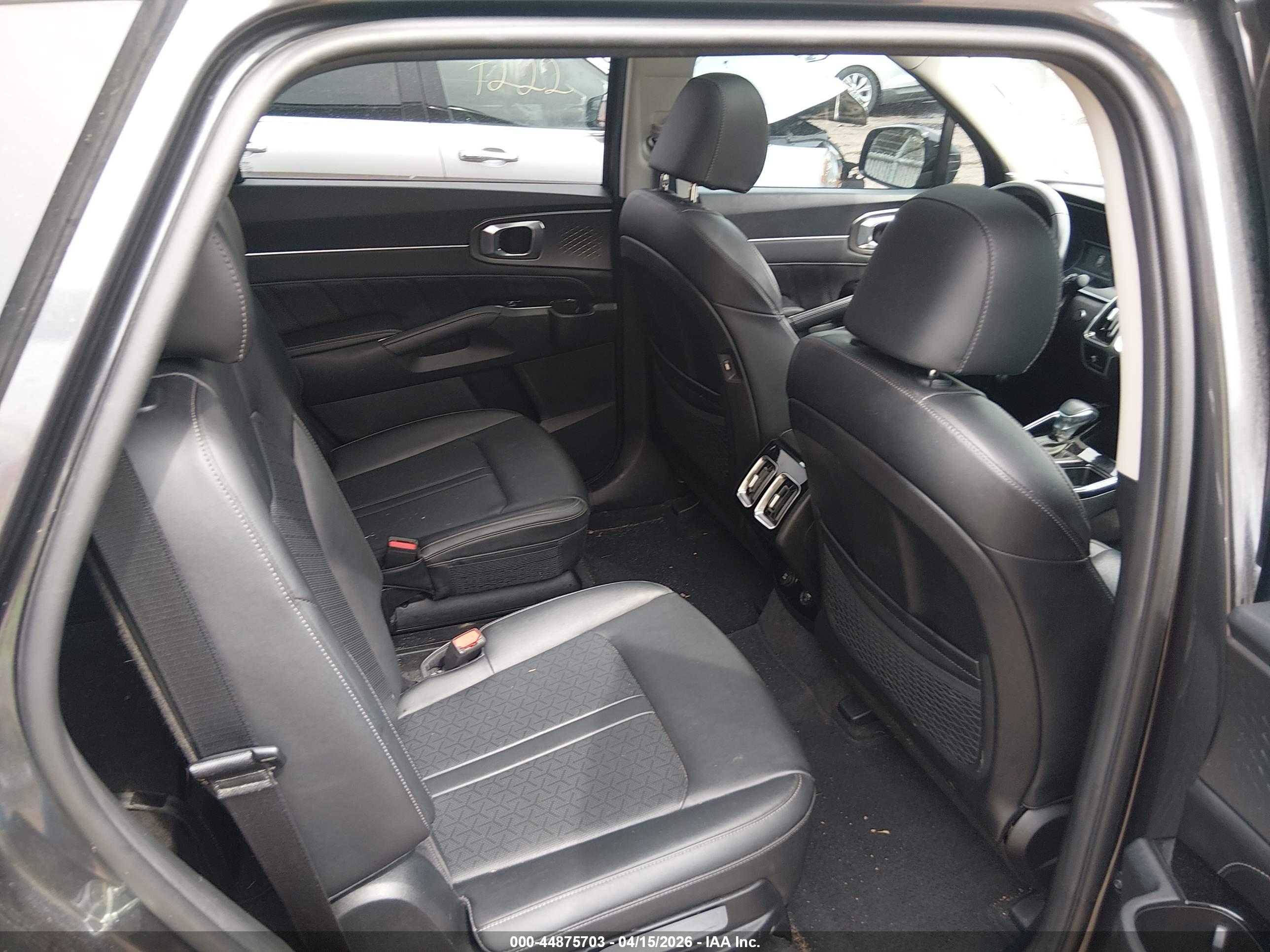 KIA SORENTO image 8