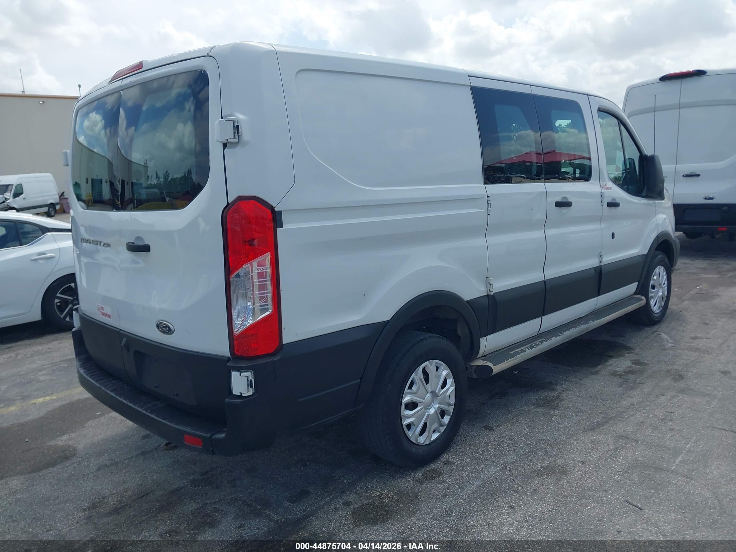 FORD TRANSIT-250 image 4