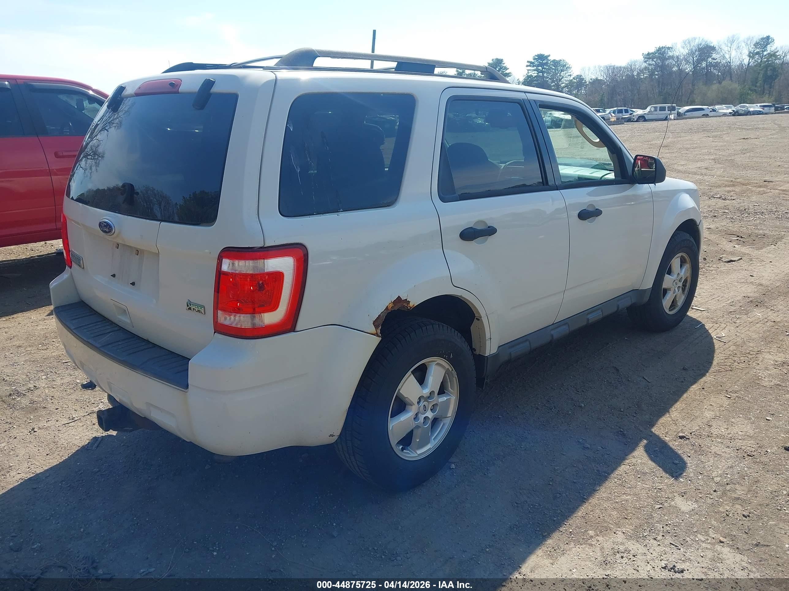 FORD ESCAPE image 4