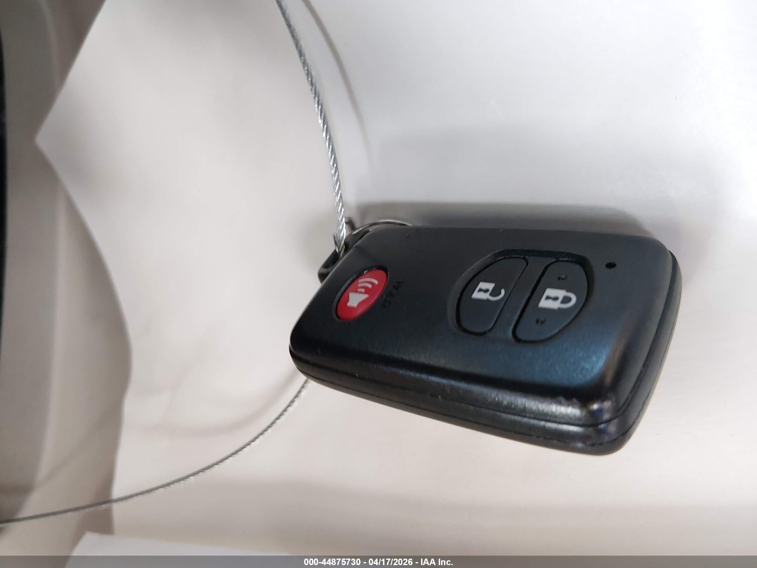 TOYOTA PRIUS image 11