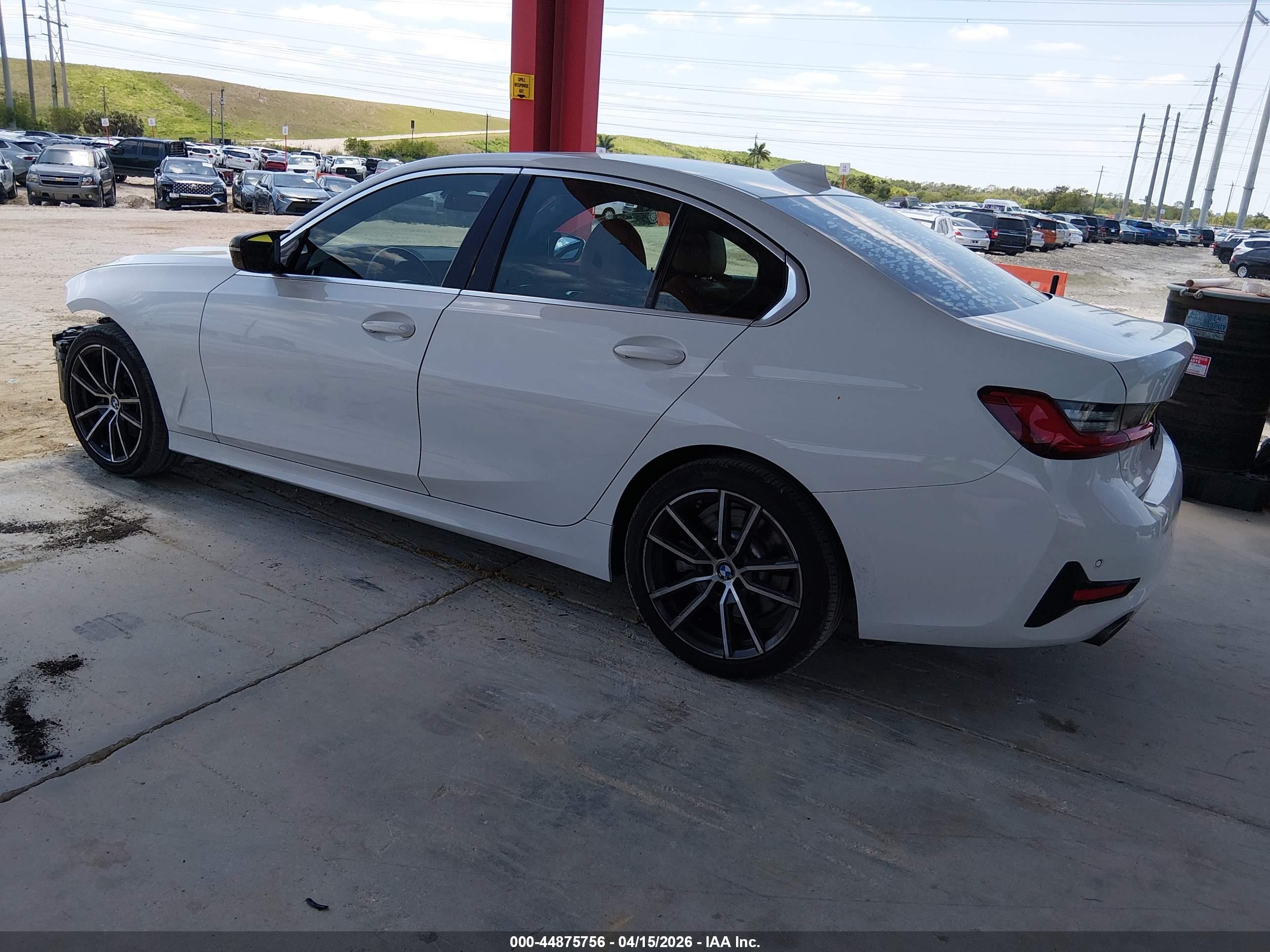 BMW 330I image 3