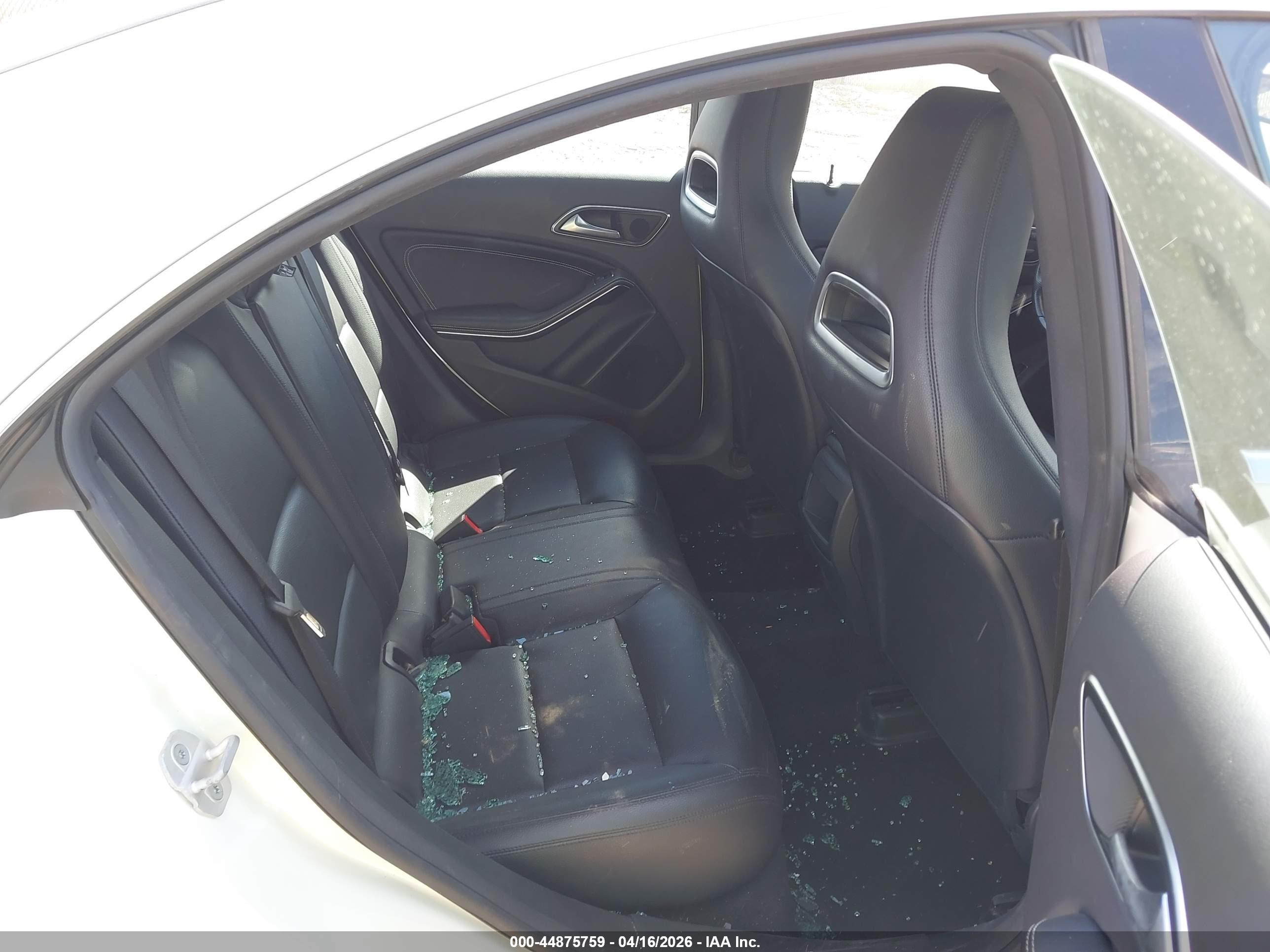 MERCEDES-BENZ CLA image 8