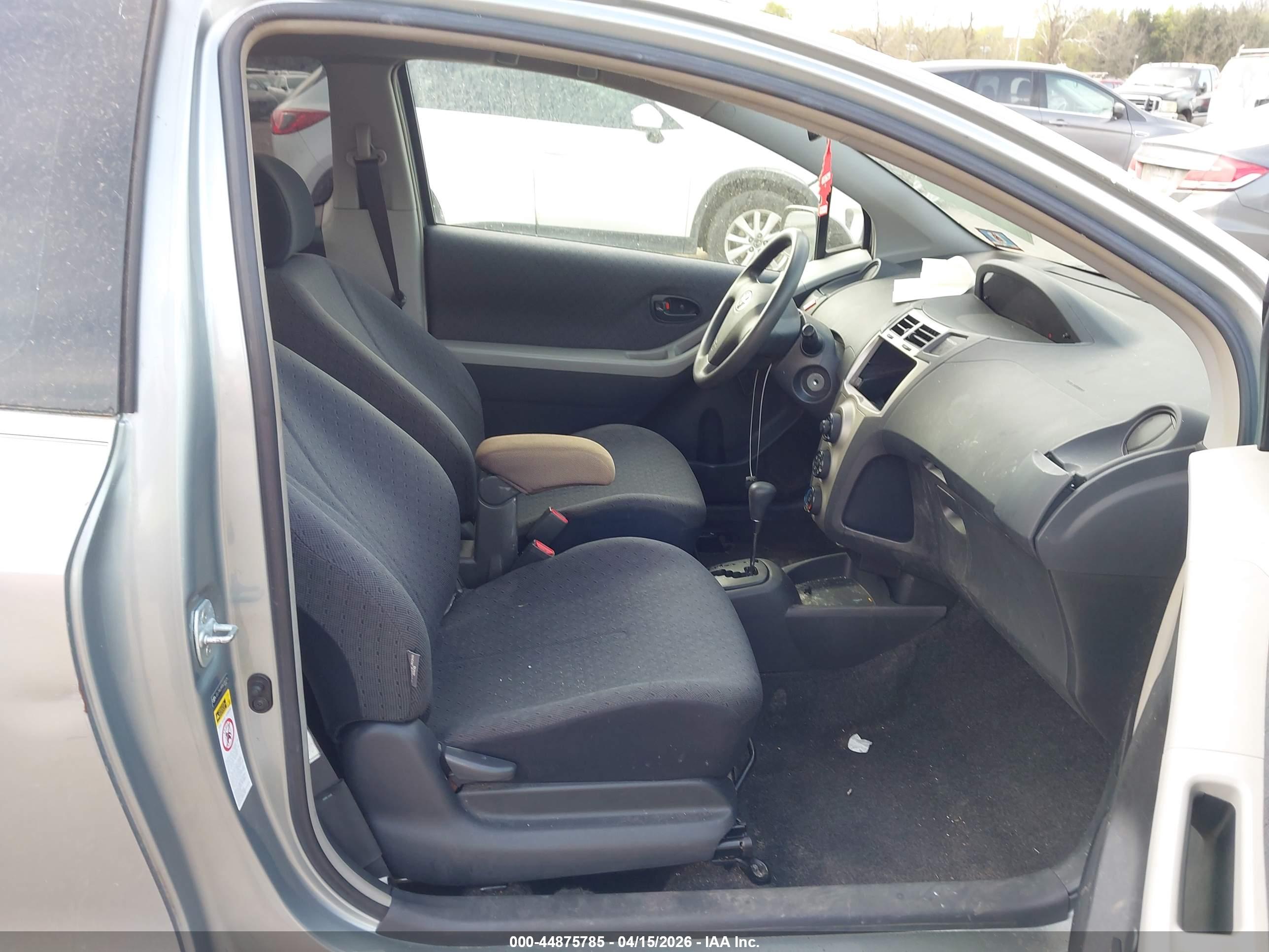 TOYOTA YARIS image 5