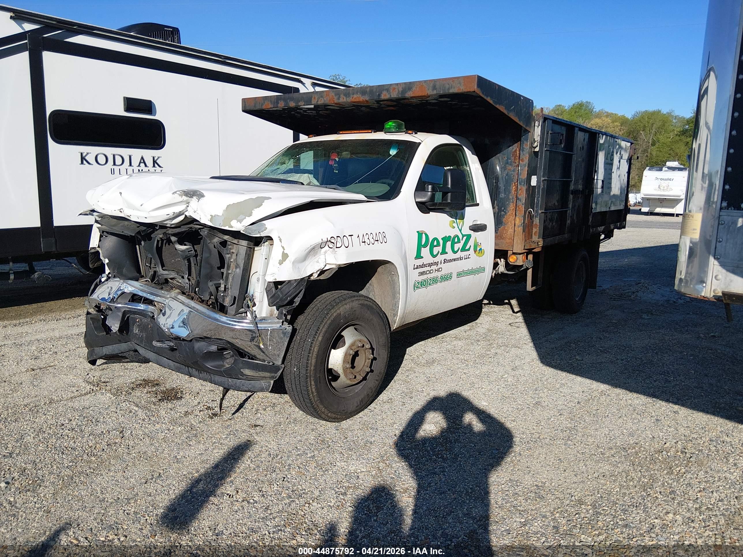 GMC SIERRA image 2