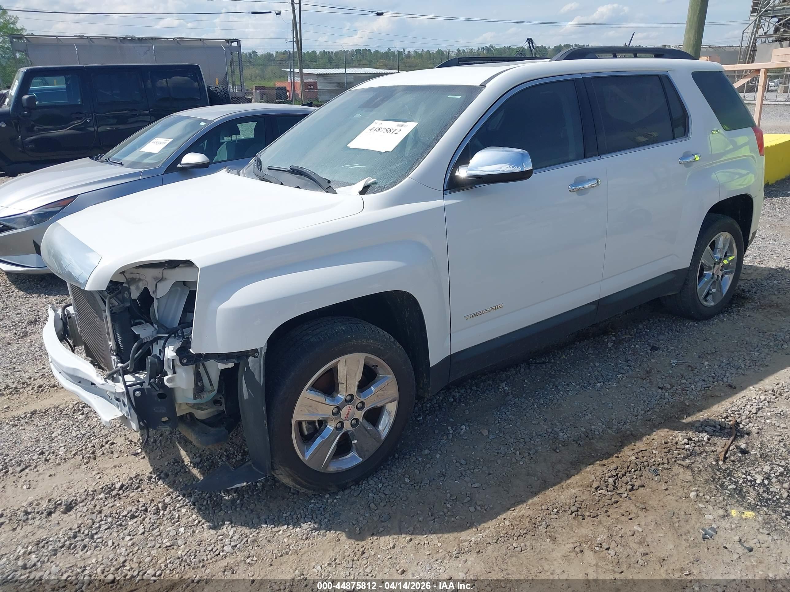GMC TERRAIN image 2
