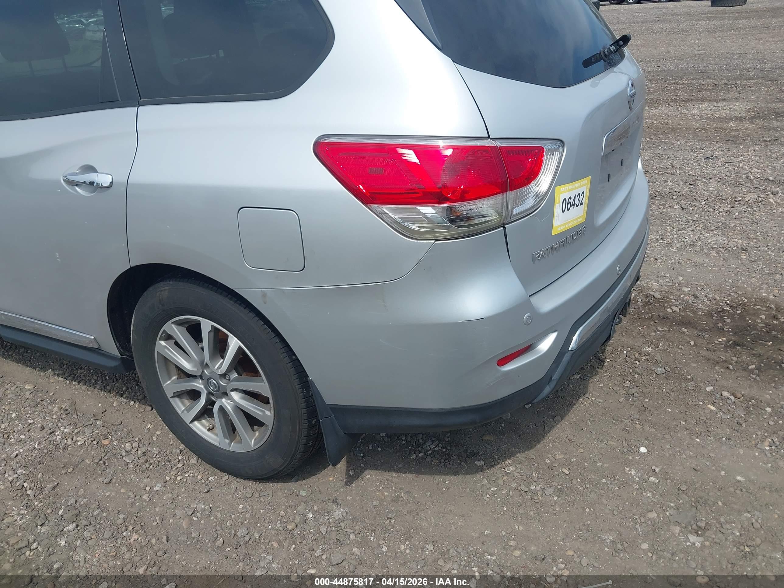NISSAN PATHFINDER image 6