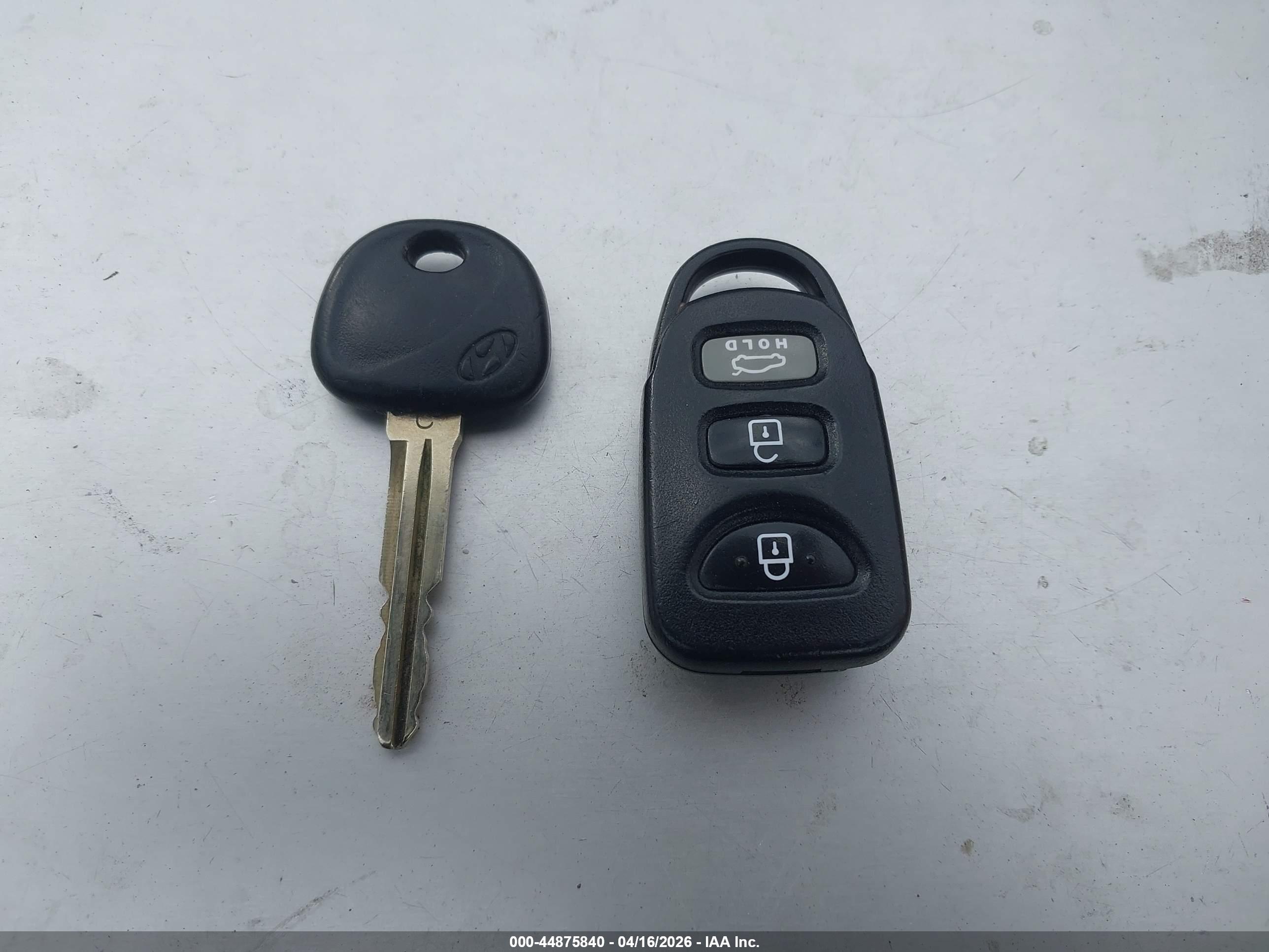 HYUNDAI ELANTRA image 11