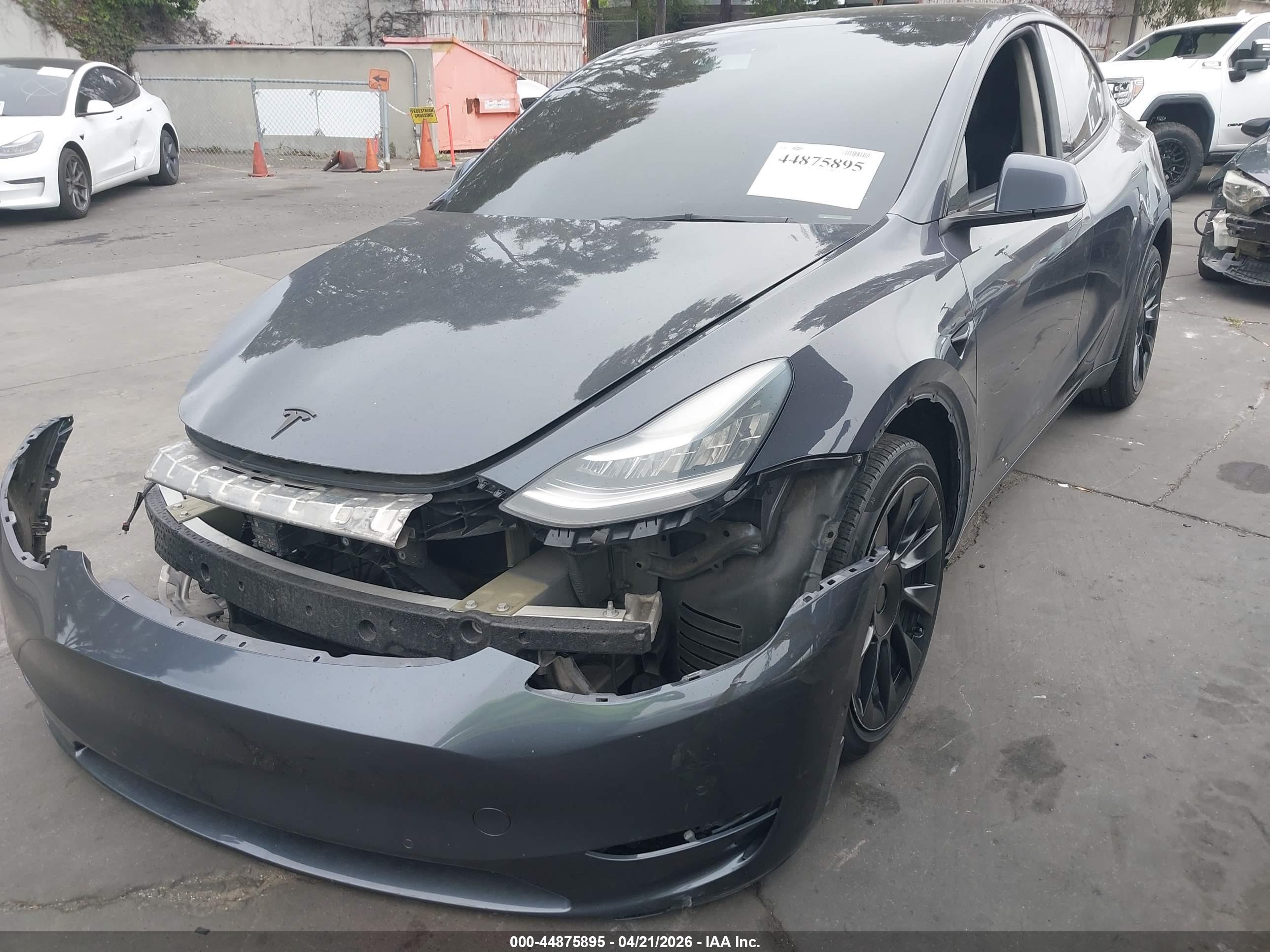 TESLA MODEL image 2