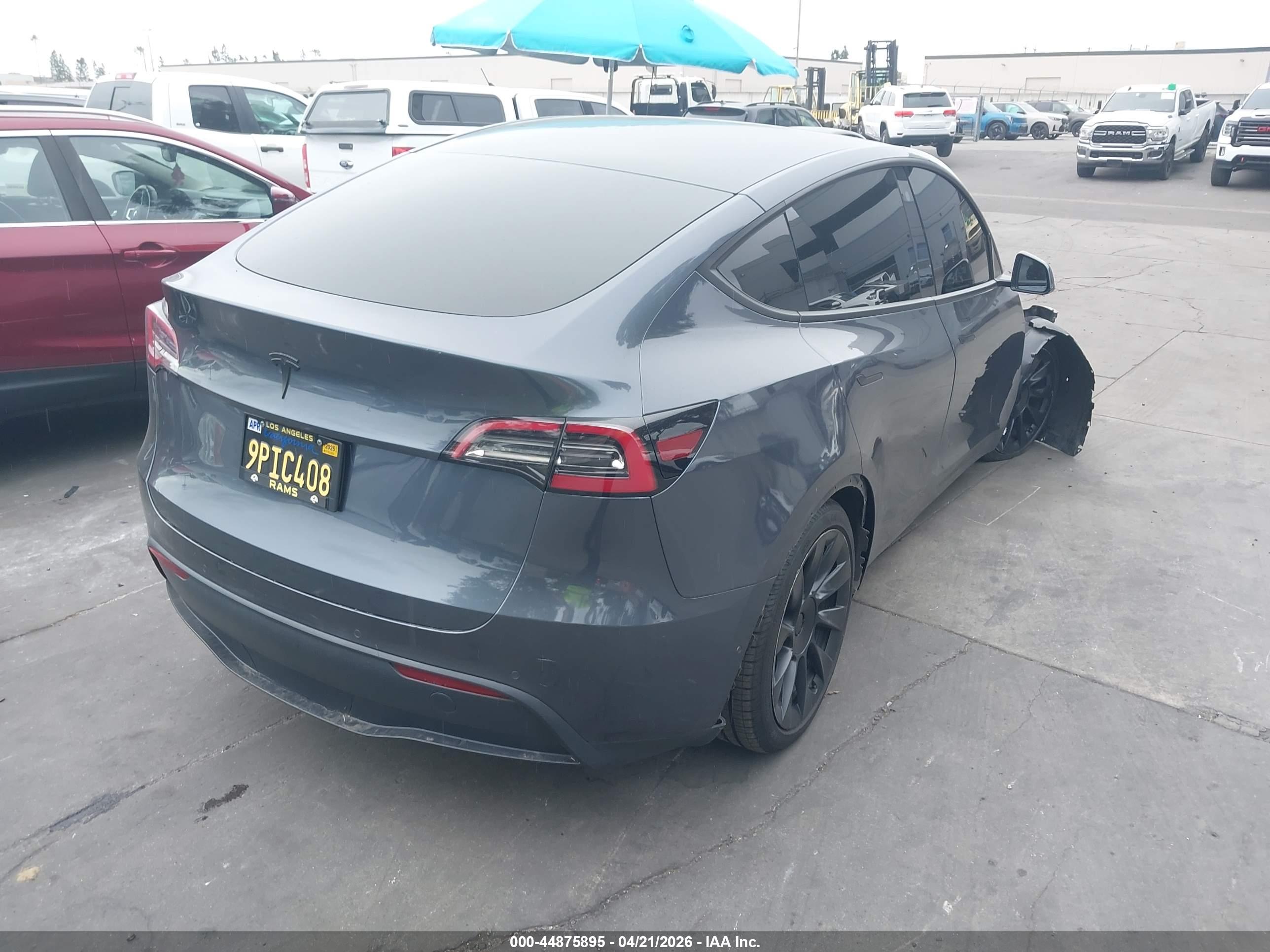 TESLA MODEL image 4