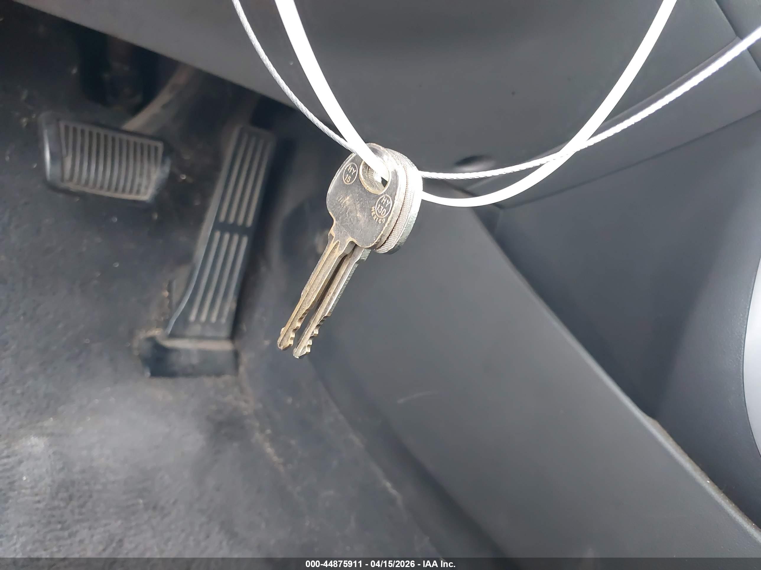 HYUNDAI ELANTRA image 11