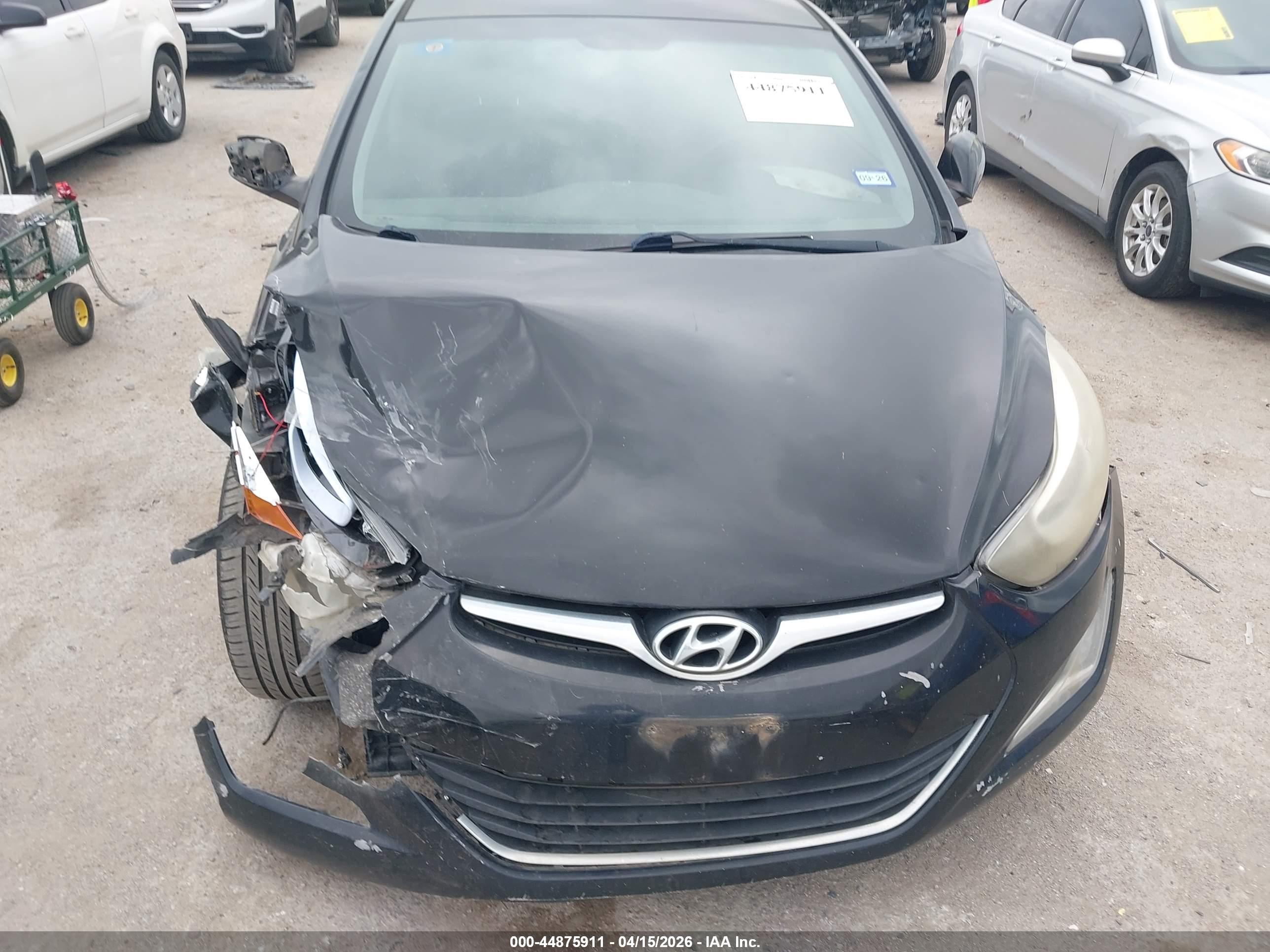 HYUNDAI ELANTRA image 6
