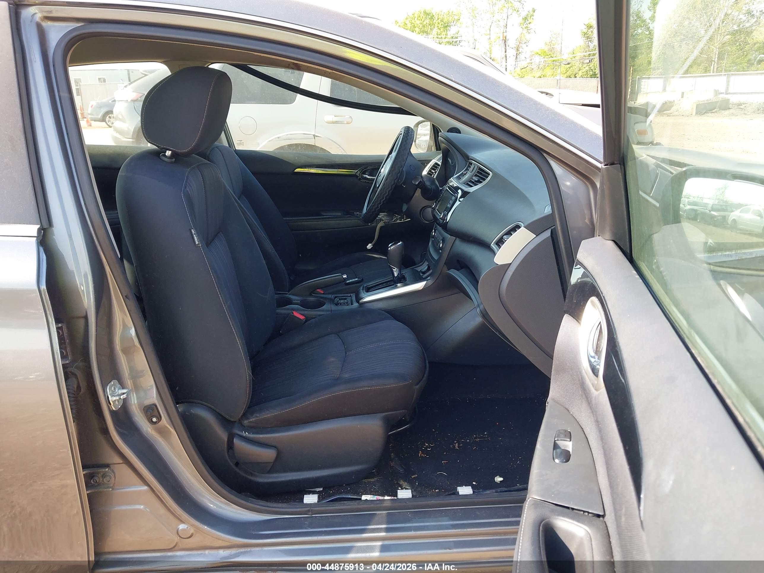 NISSAN SENTRA image 5
