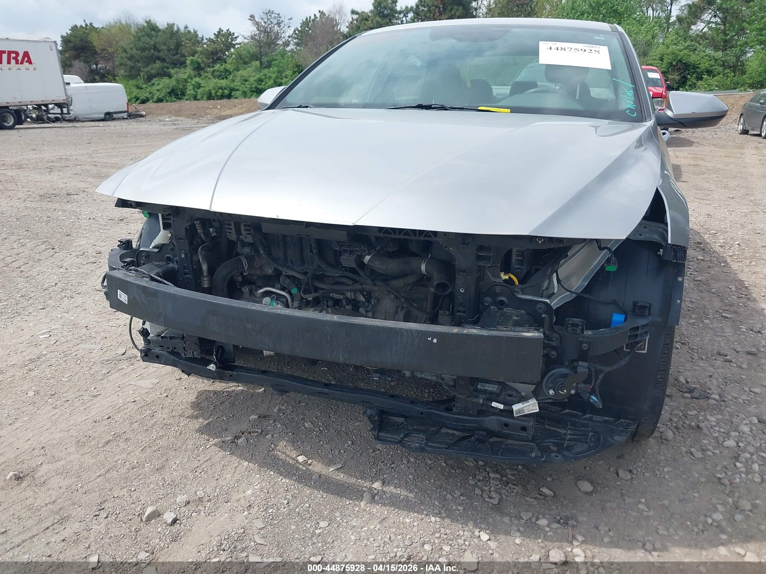 HYUNDAI ELANTRA image 6