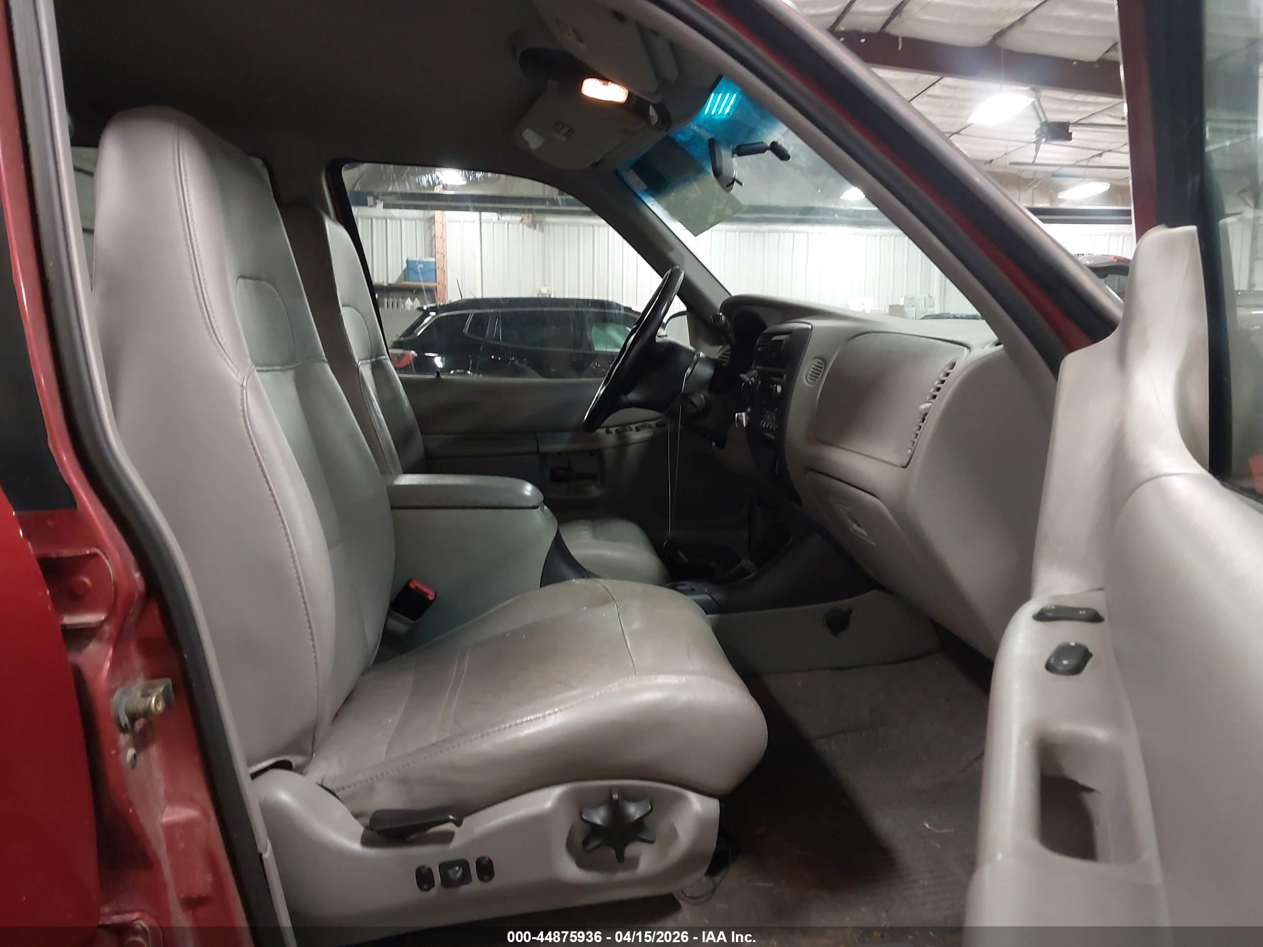 FORD EXPLORER image 5