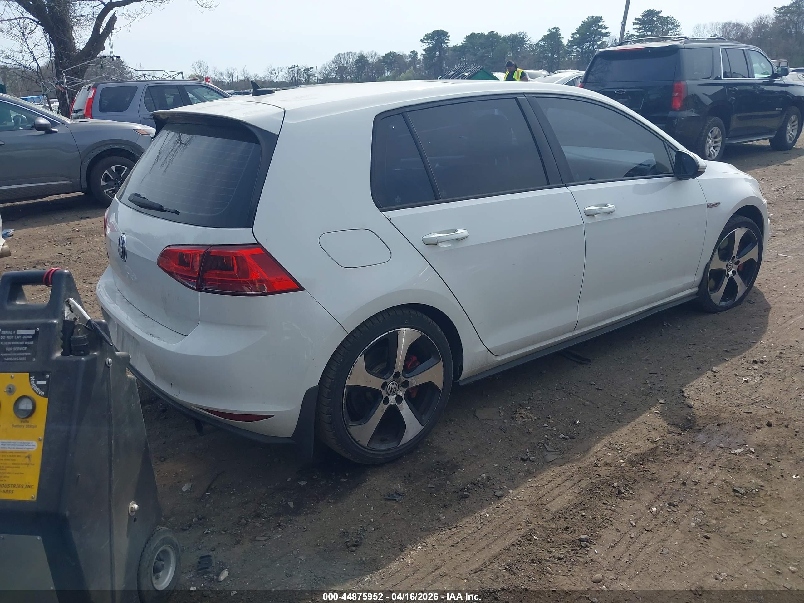 VOLKSWAGEN GOLF image 4