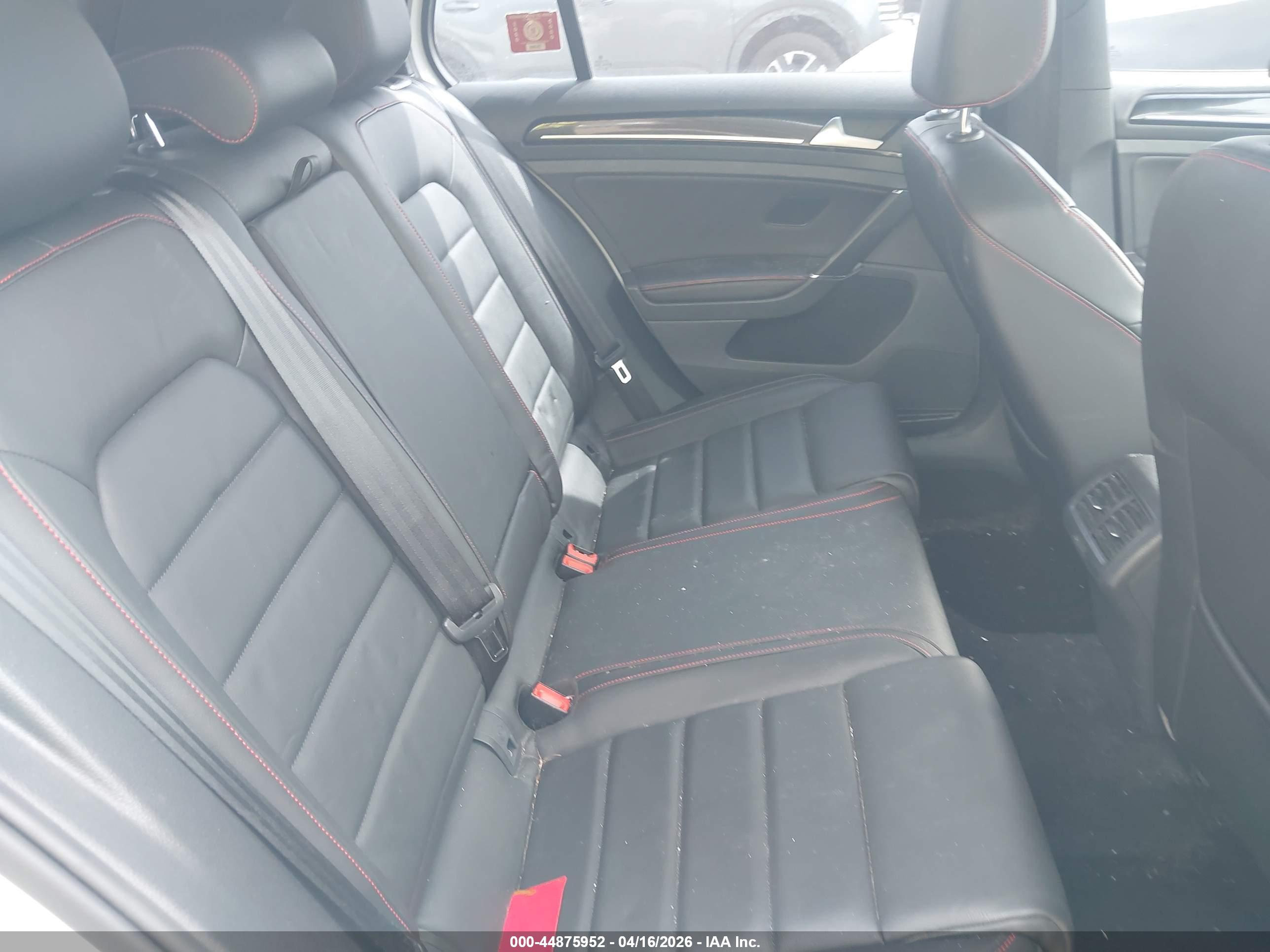 VOLKSWAGEN GOLF image 8