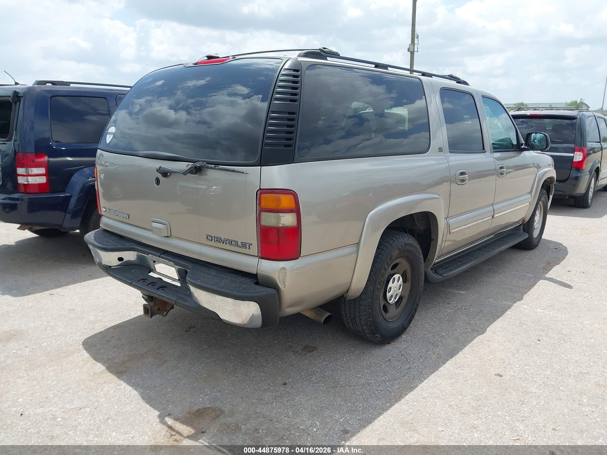 CHEVROLET SUBURBAN image 4