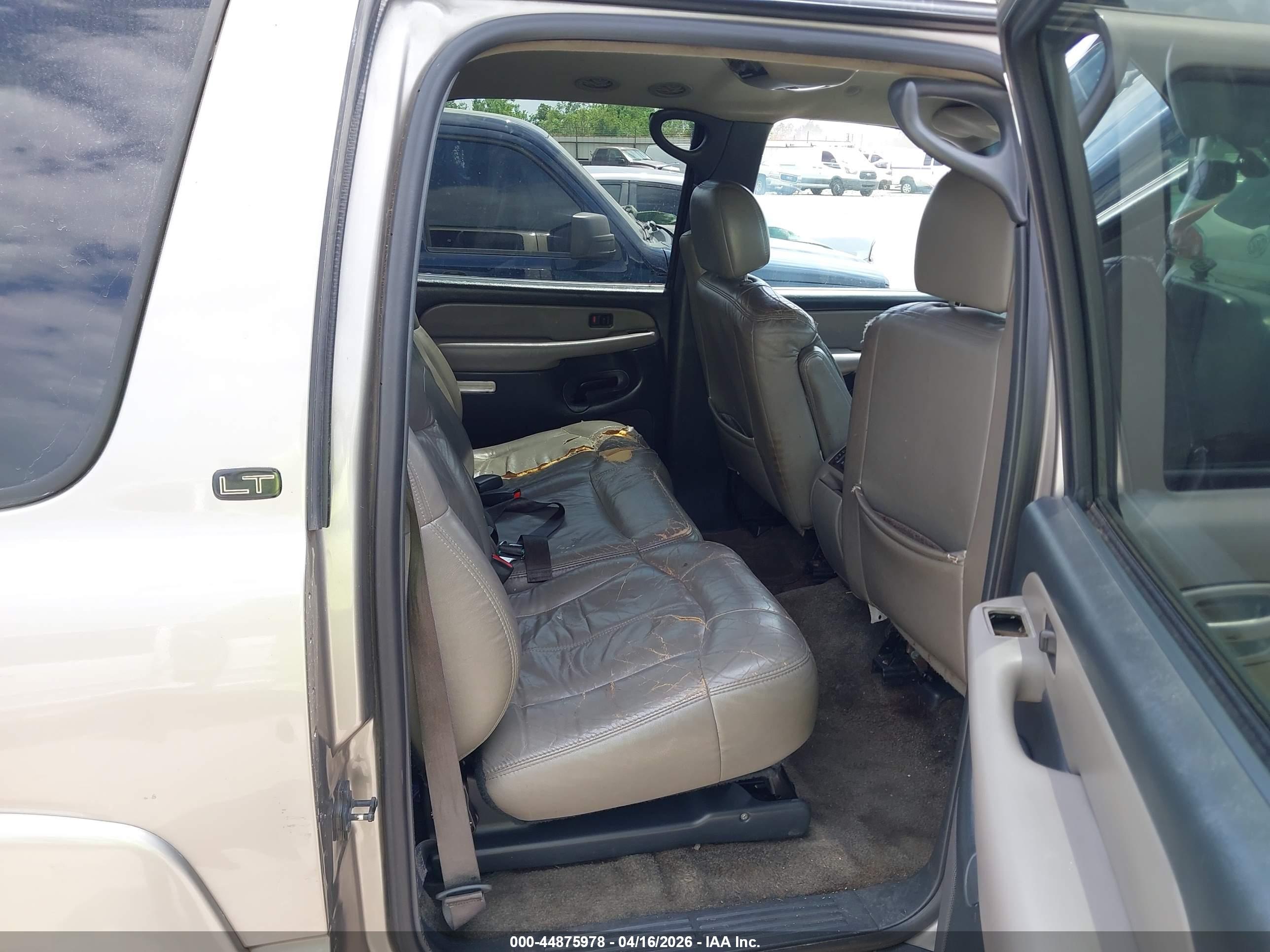 CHEVROLET SUBURBAN image 8