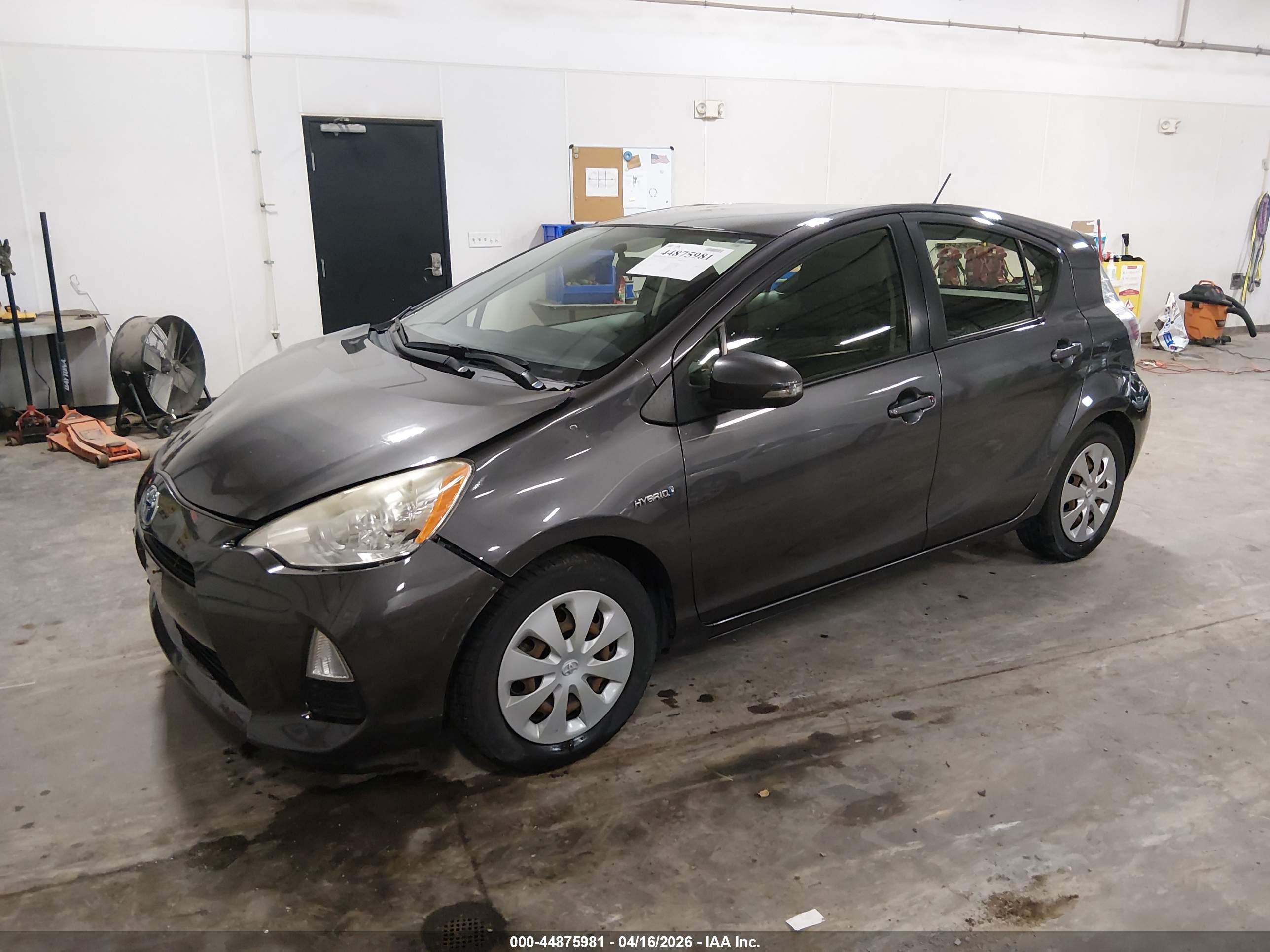 TOYOTA PRIUS image 2