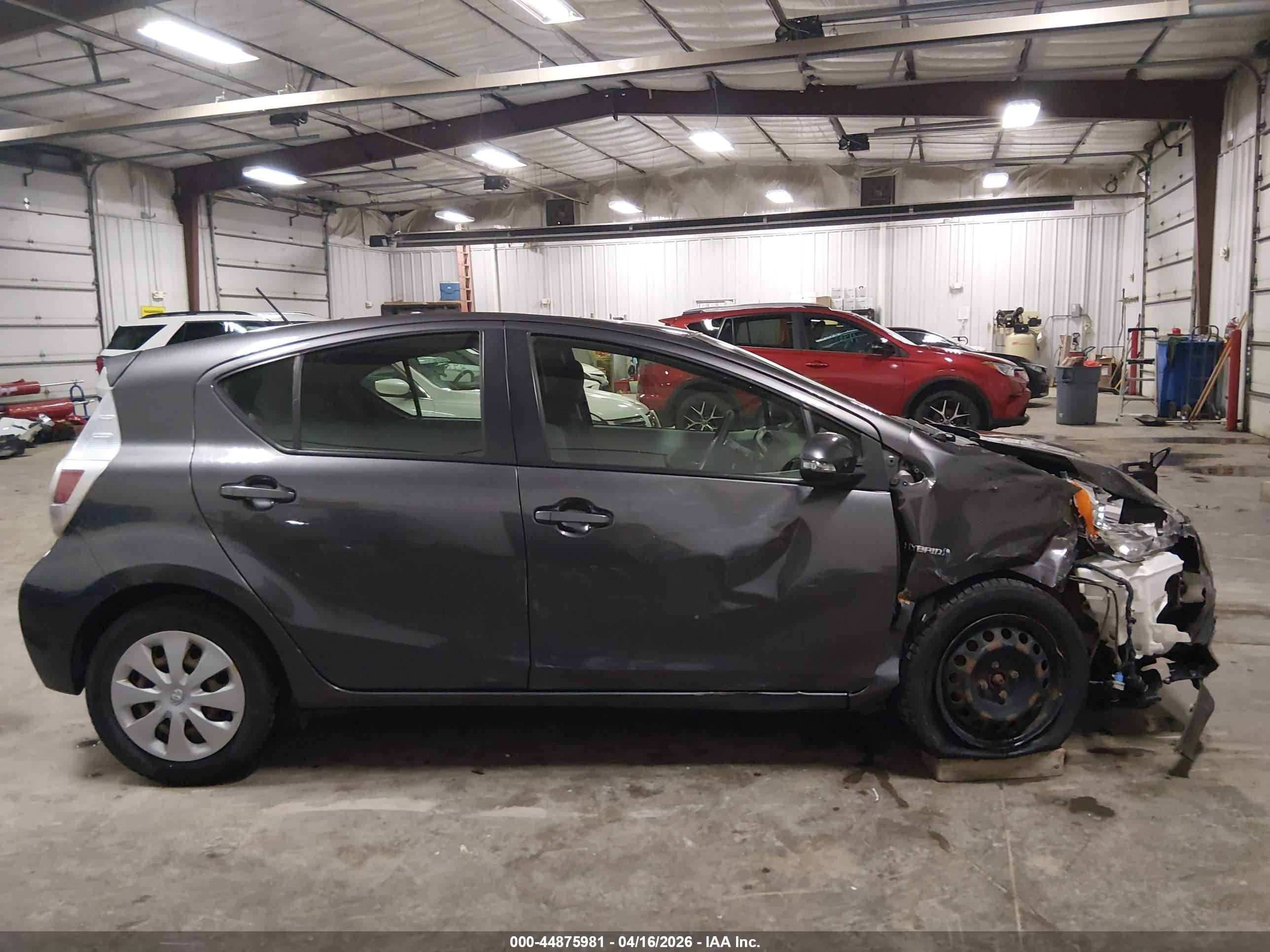 TOYOTA PRIUS image 6