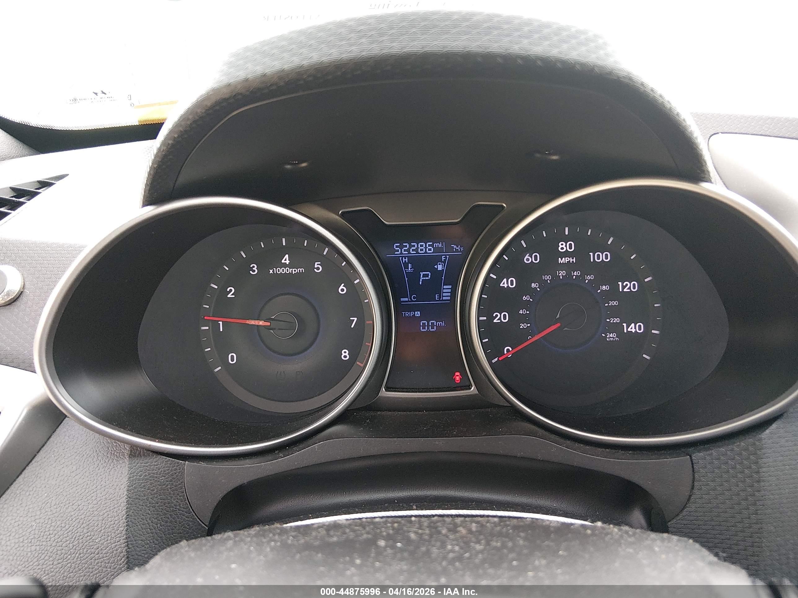 HYUNDAI VELOSTER image 7