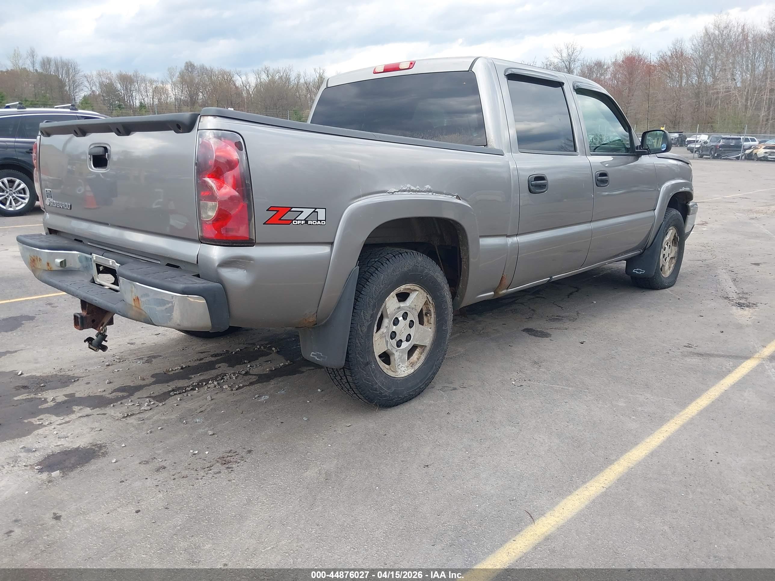 CHEVROLET SILVERADO image 4
