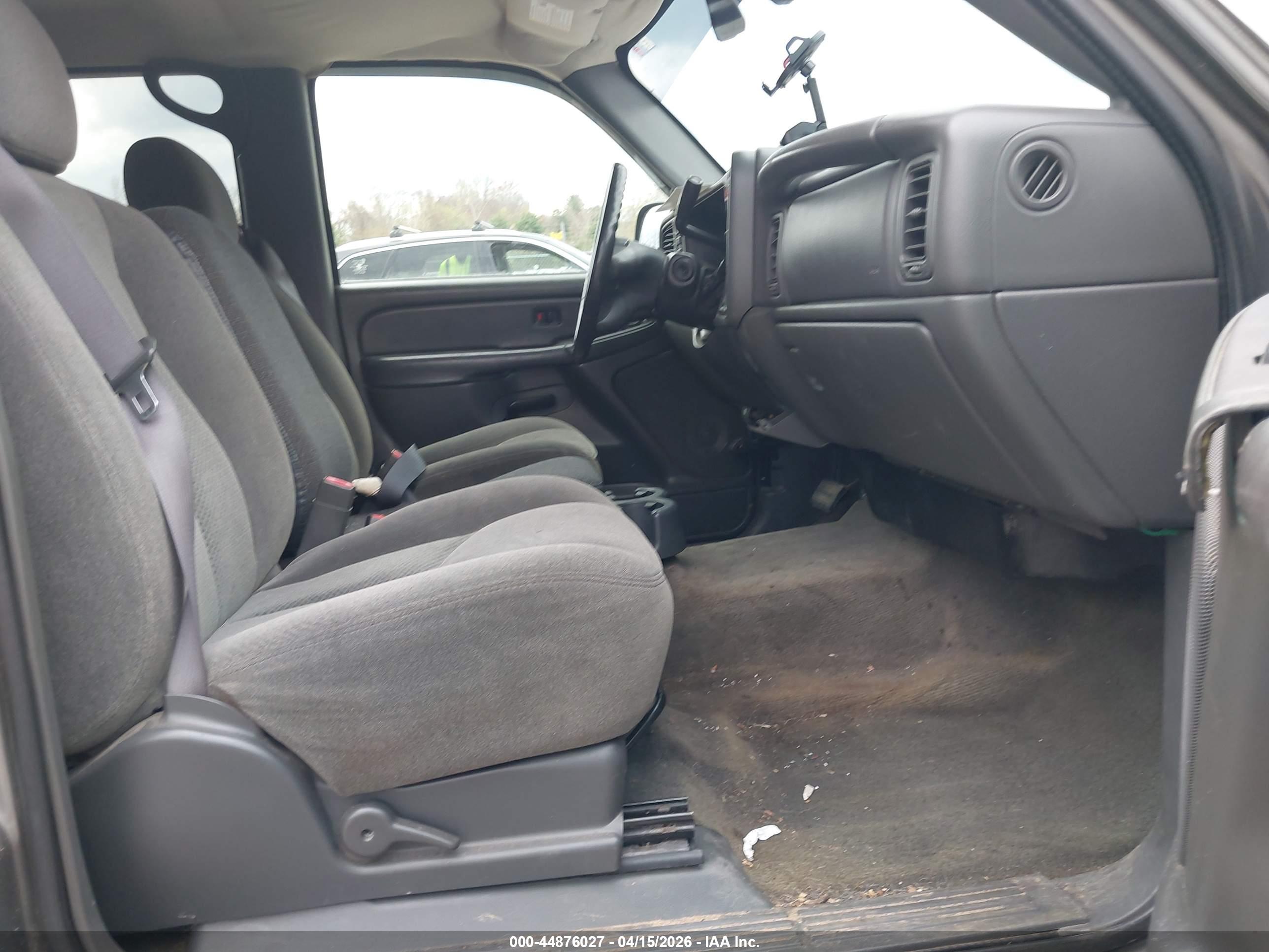 CHEVROLET SILVERADO image 5