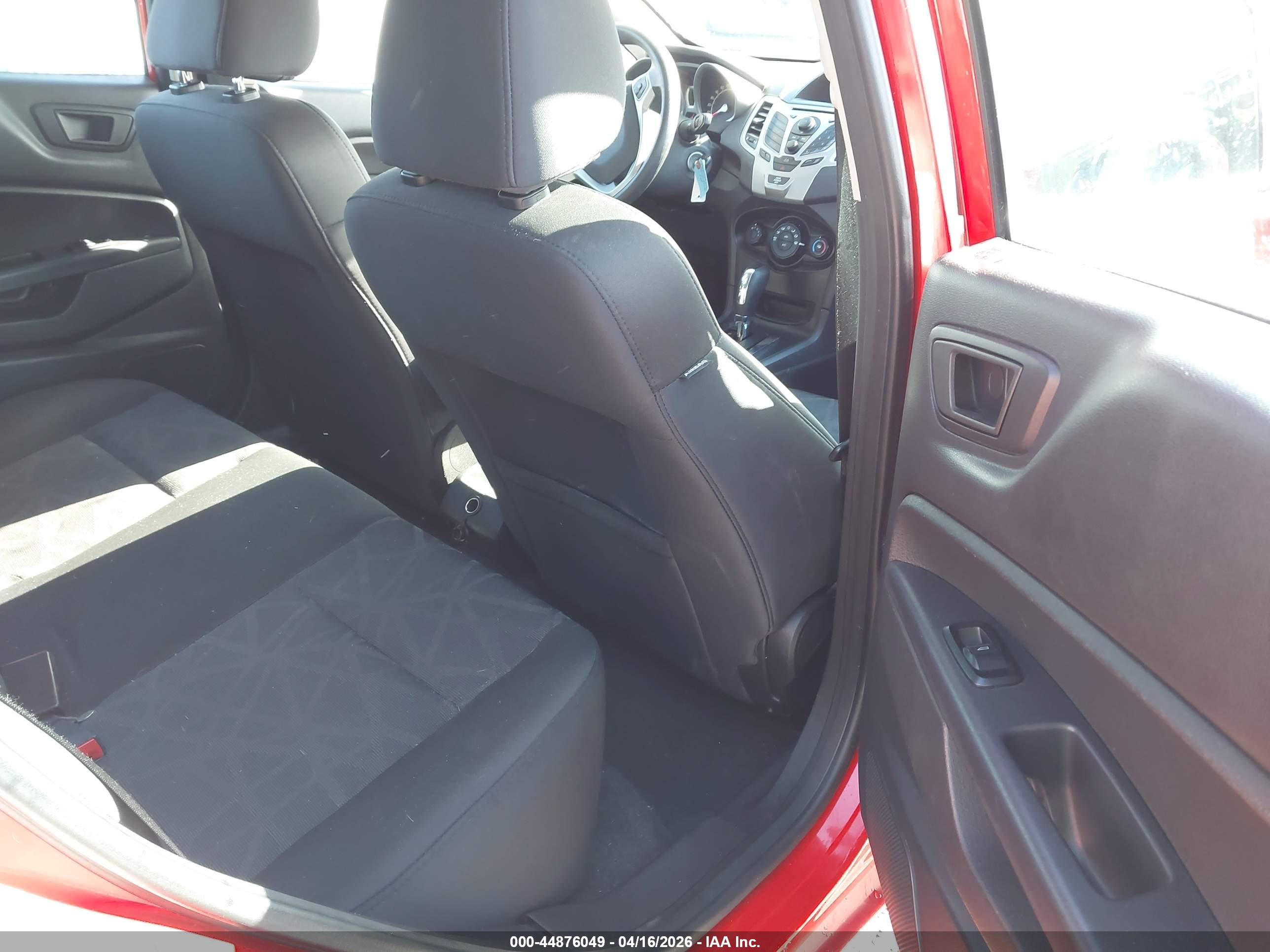 FORD FIESTA image 8