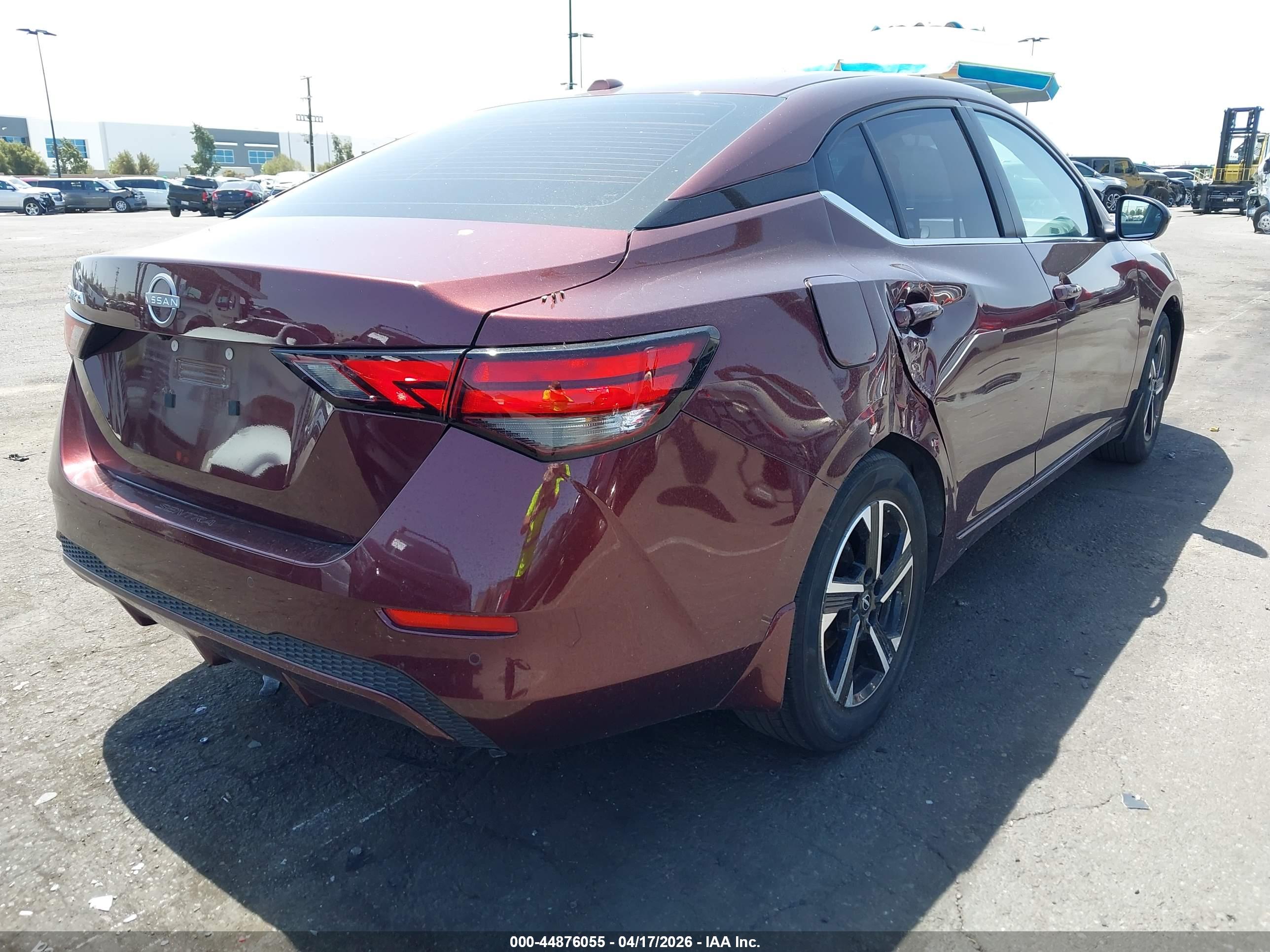 NISSAN SENTRA image 4